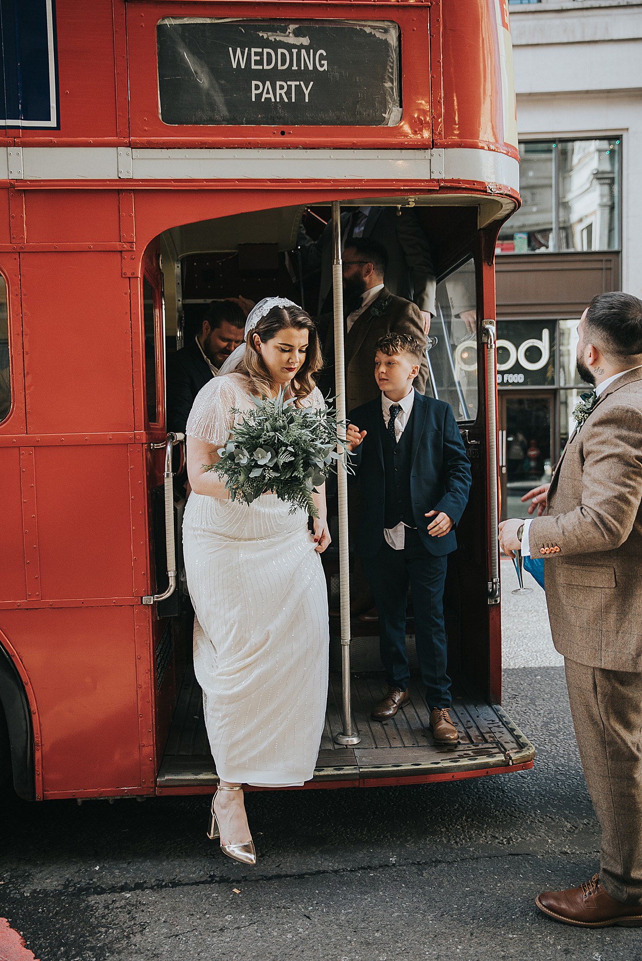 31 Jenny Packham bride vintage christmas wedding