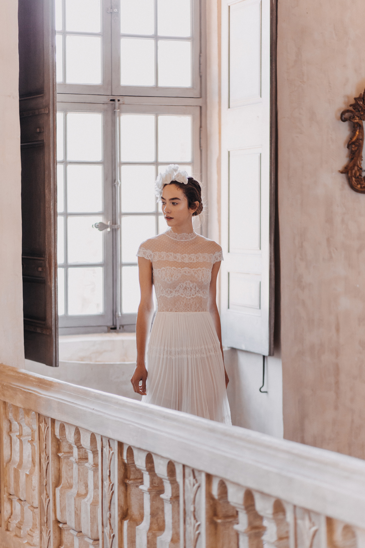 Divine Atelier Uma corectata... - Divine Atelier: Modern, Contemporary, Bohemian Bridal Fashion Divine Atelier Uma corectata...