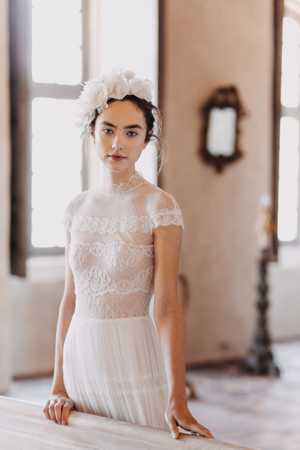 Divine Atelier Uma corectata.. - Divine Atelier: Modern, Contemporary, Bohemian Bridal Fashion Divine Atelier Uma corectata..
