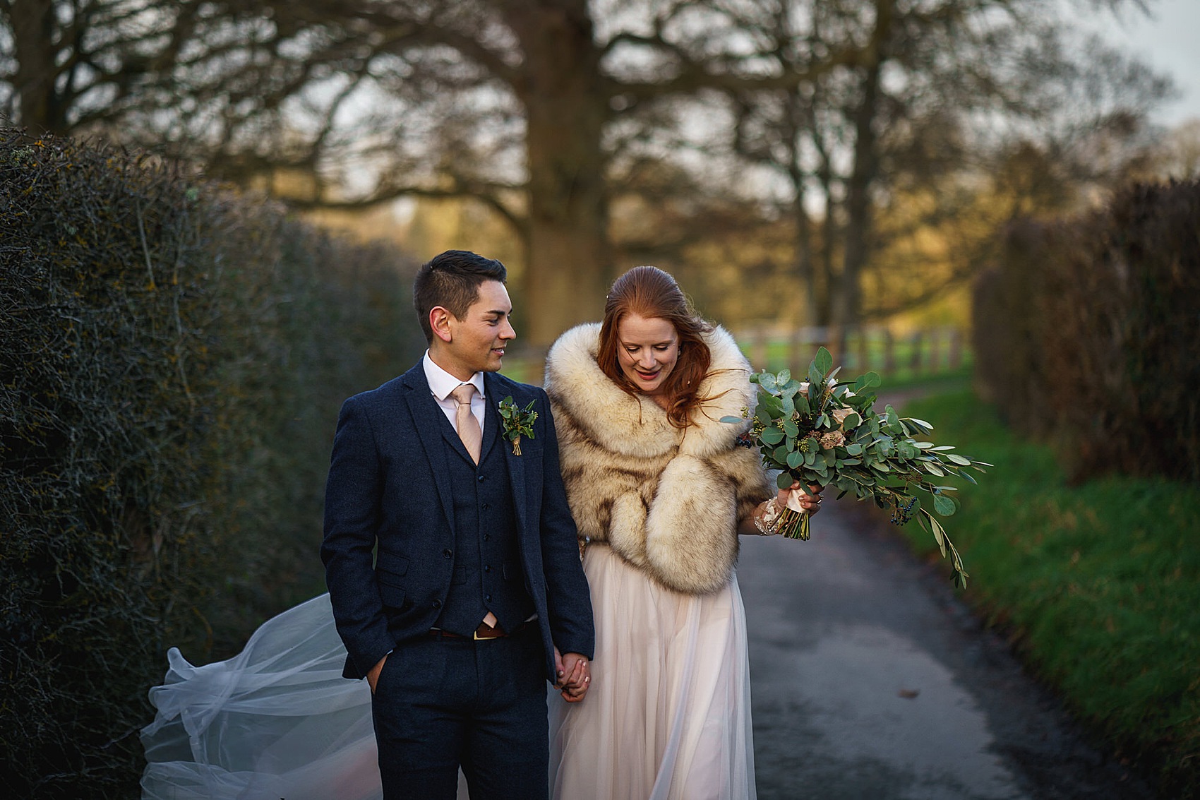 Hayley Paige dress winter barn wedding  - A Hayley Paige Dress for a   Winter Barn Wedding