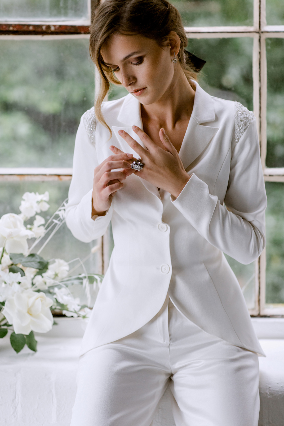 Modern white wedding 195