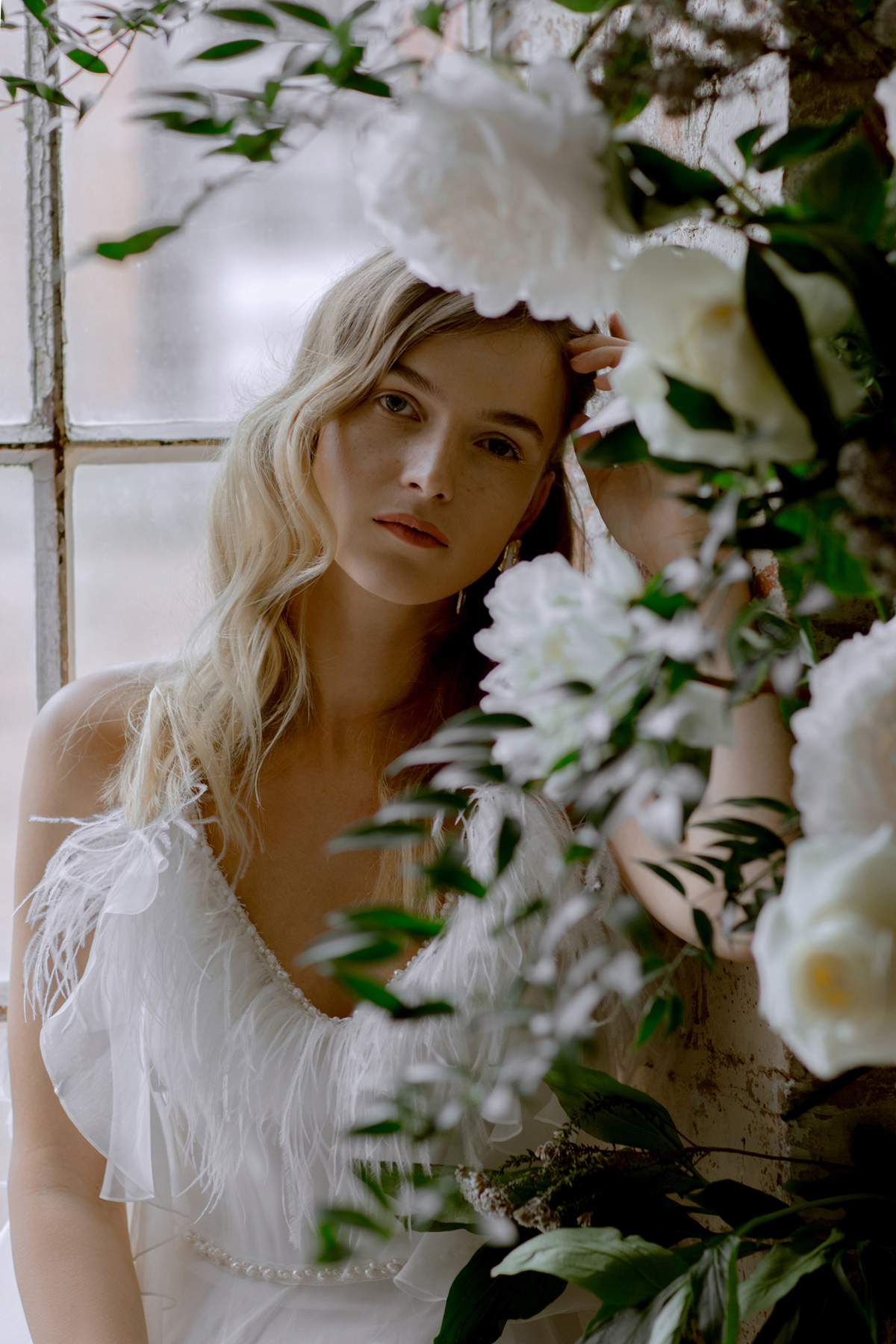 Modern white wedding 48