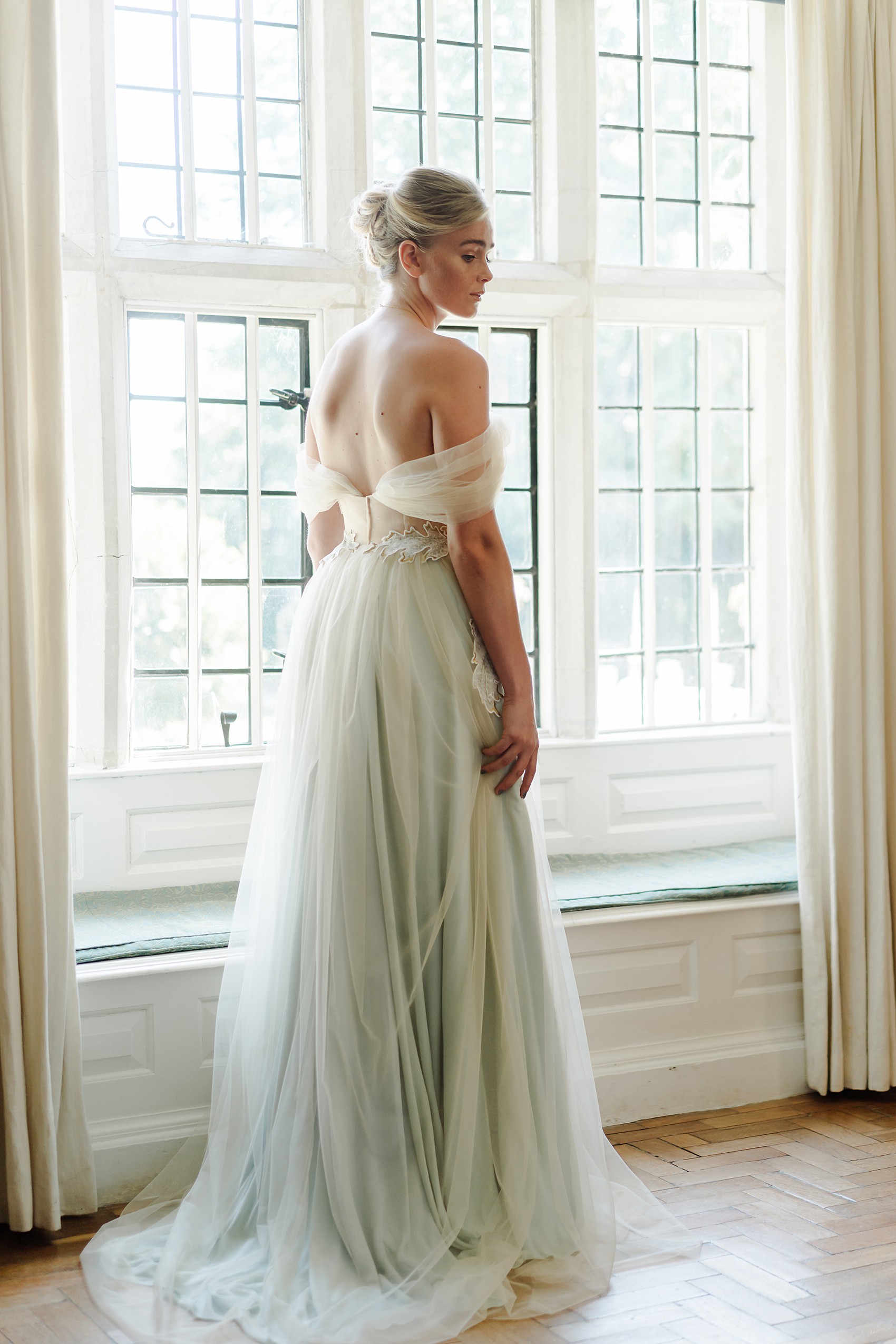 11 William Morris inspired wedding editorial