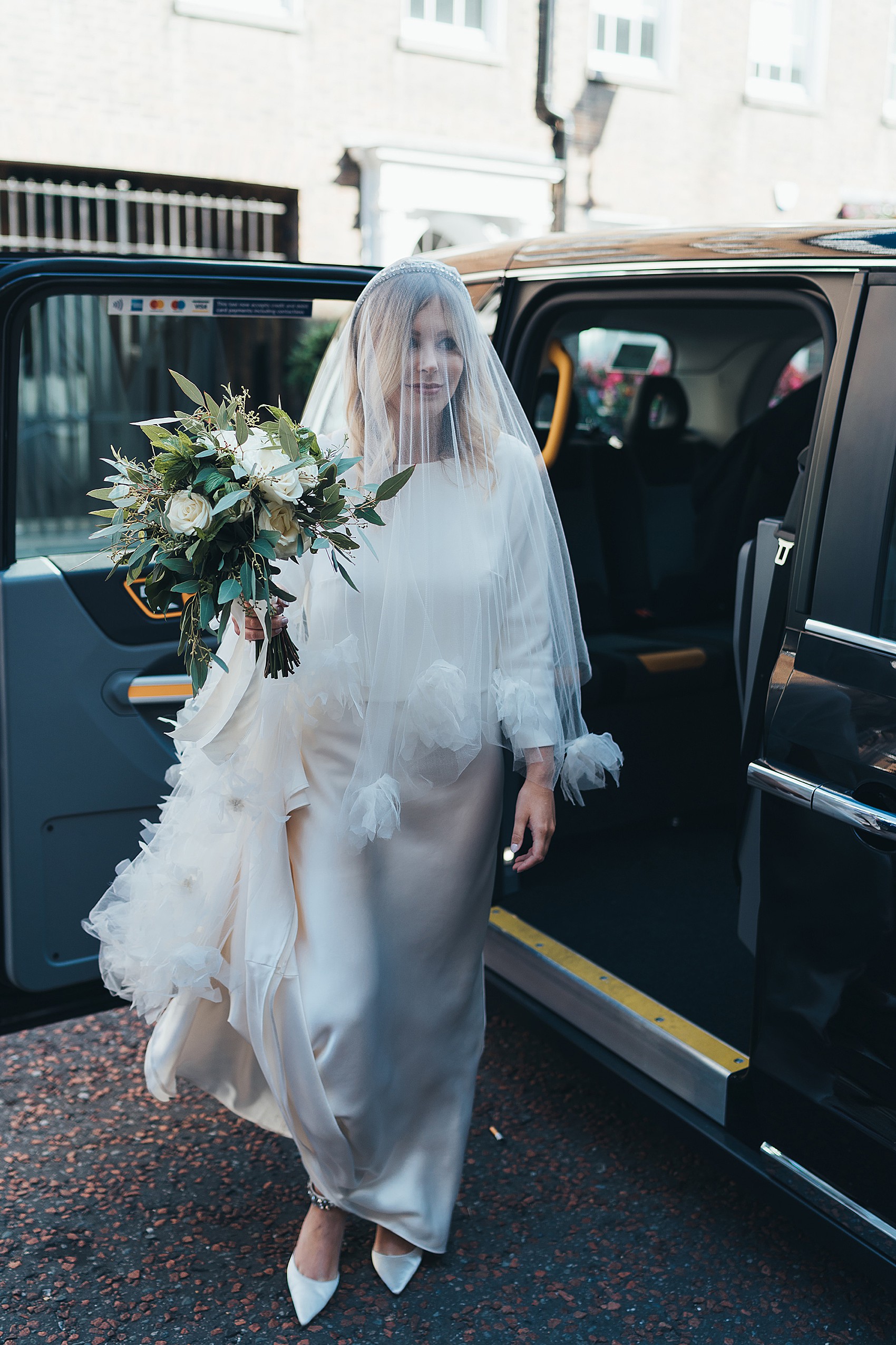 12 Halfpenny London bride city wedding