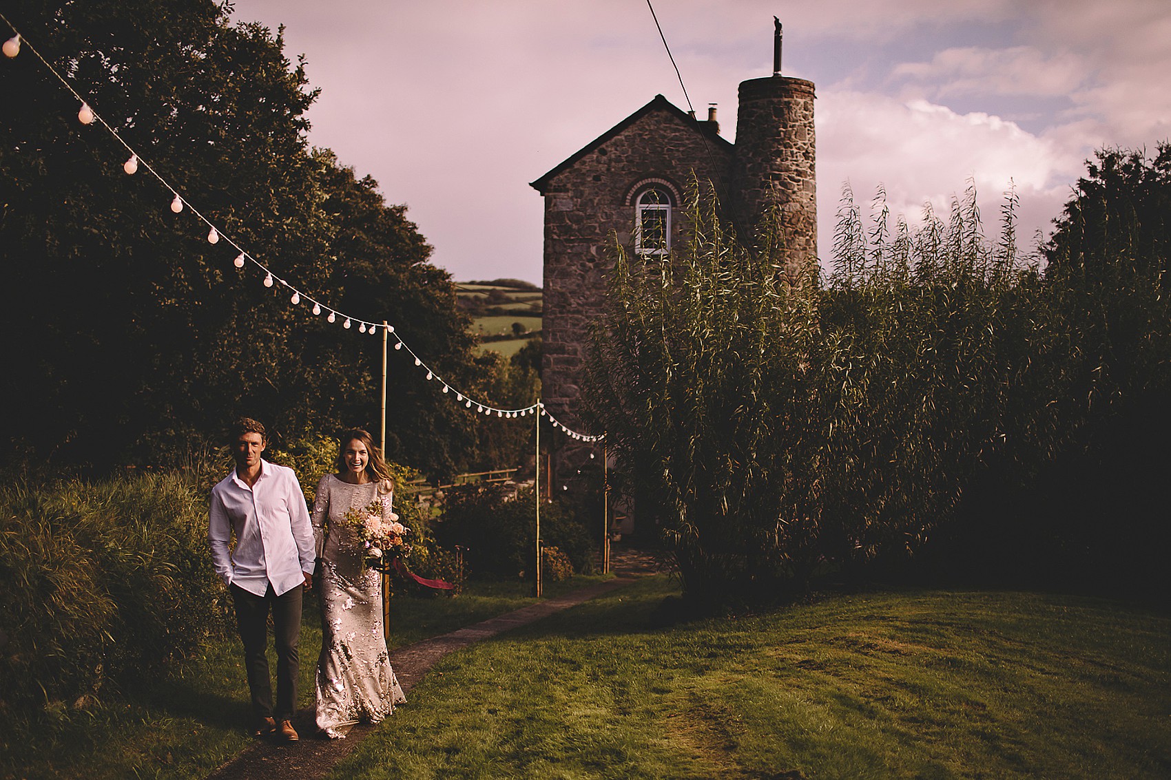 21 Dark Romantic Bridal Style Cornish Coast 1