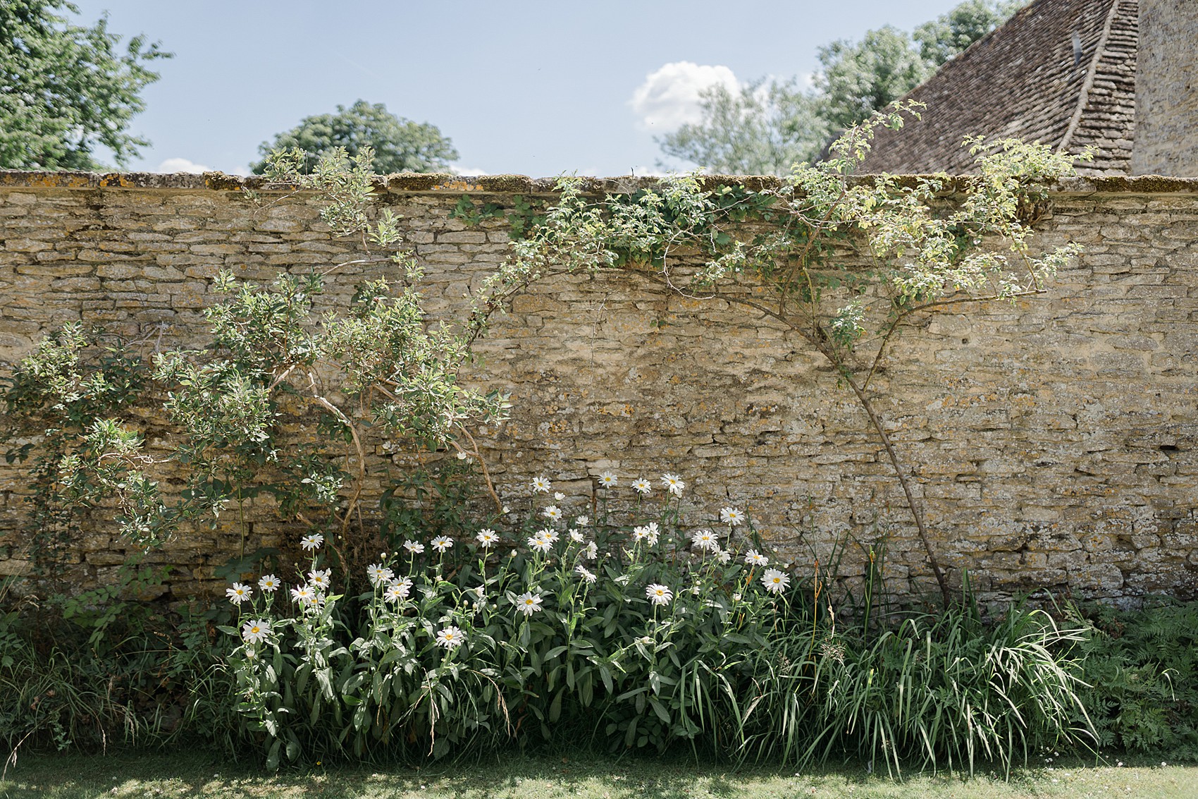 22 William Morris inspired wedding editorial
