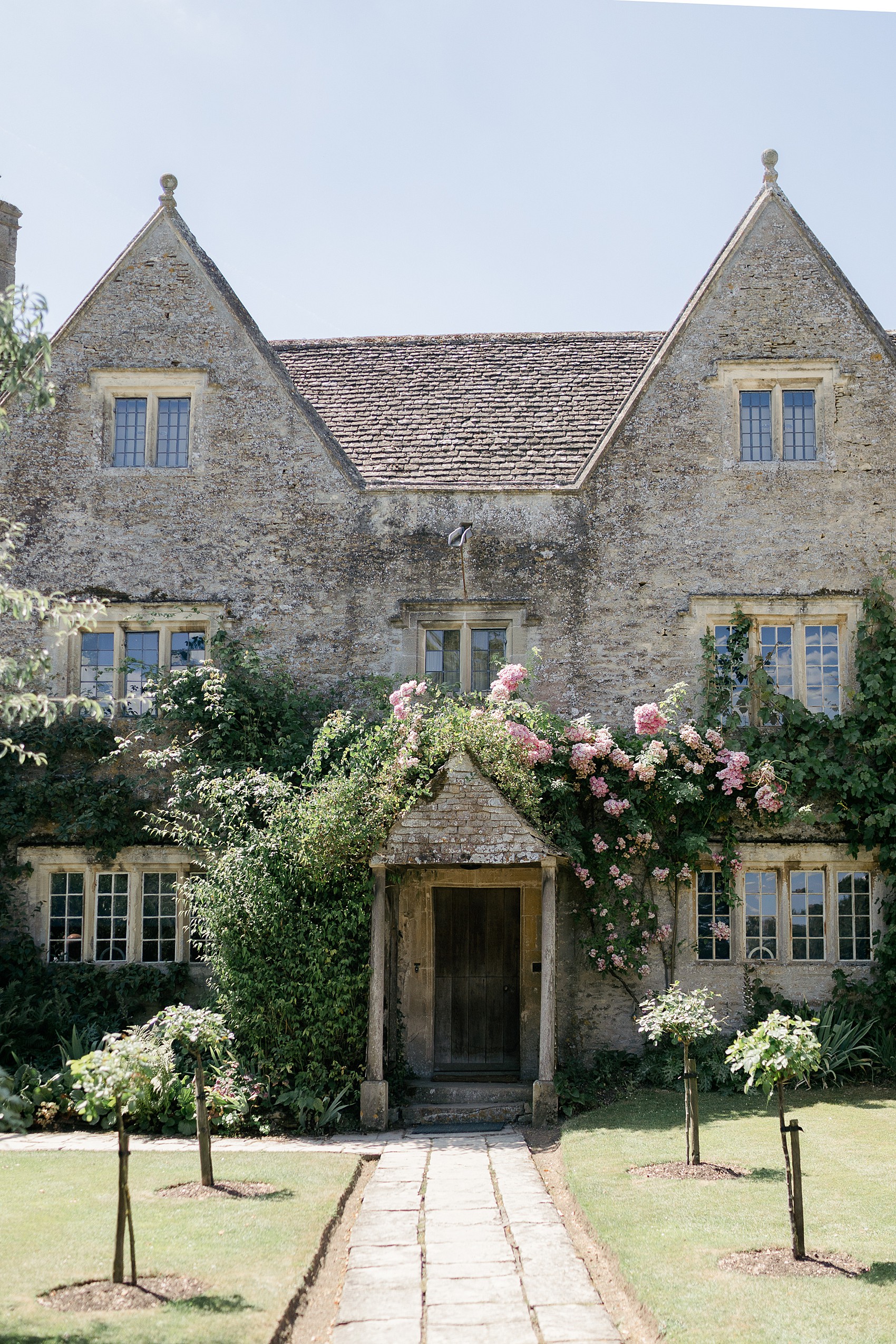 23 William Morris inspired wedding editorial