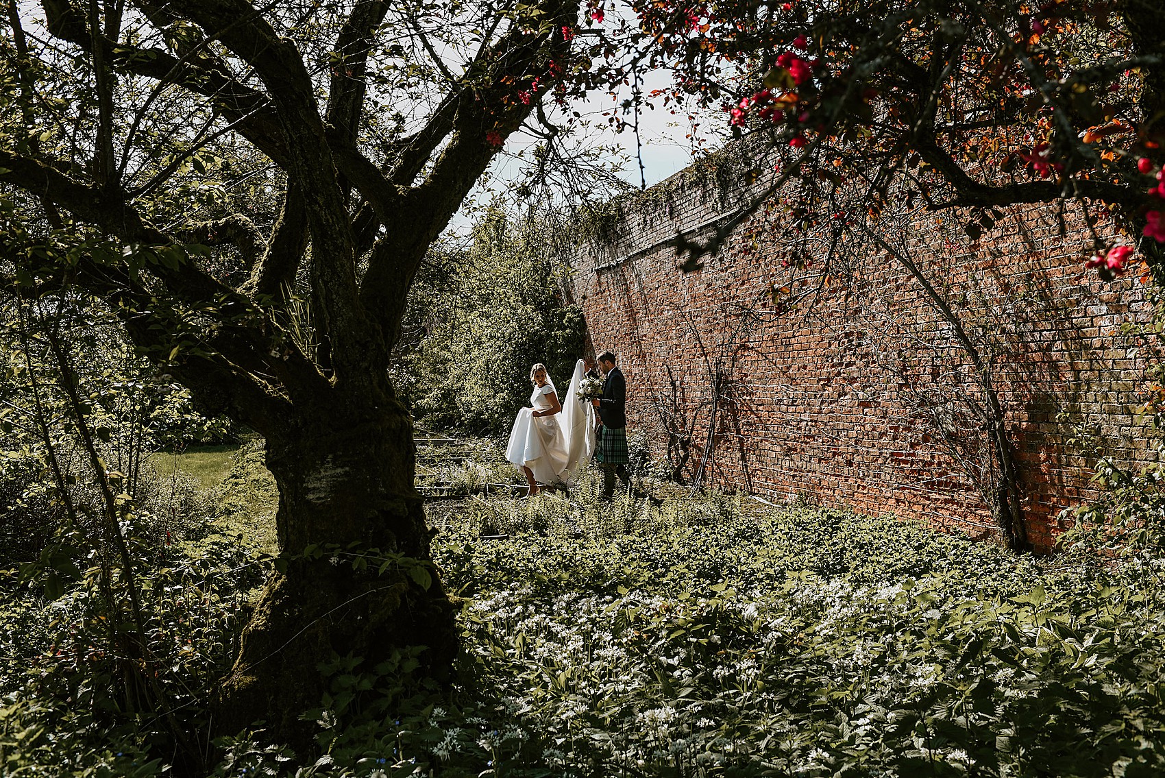 26 Karen Willis Holmes Barn Inchyra Wedding