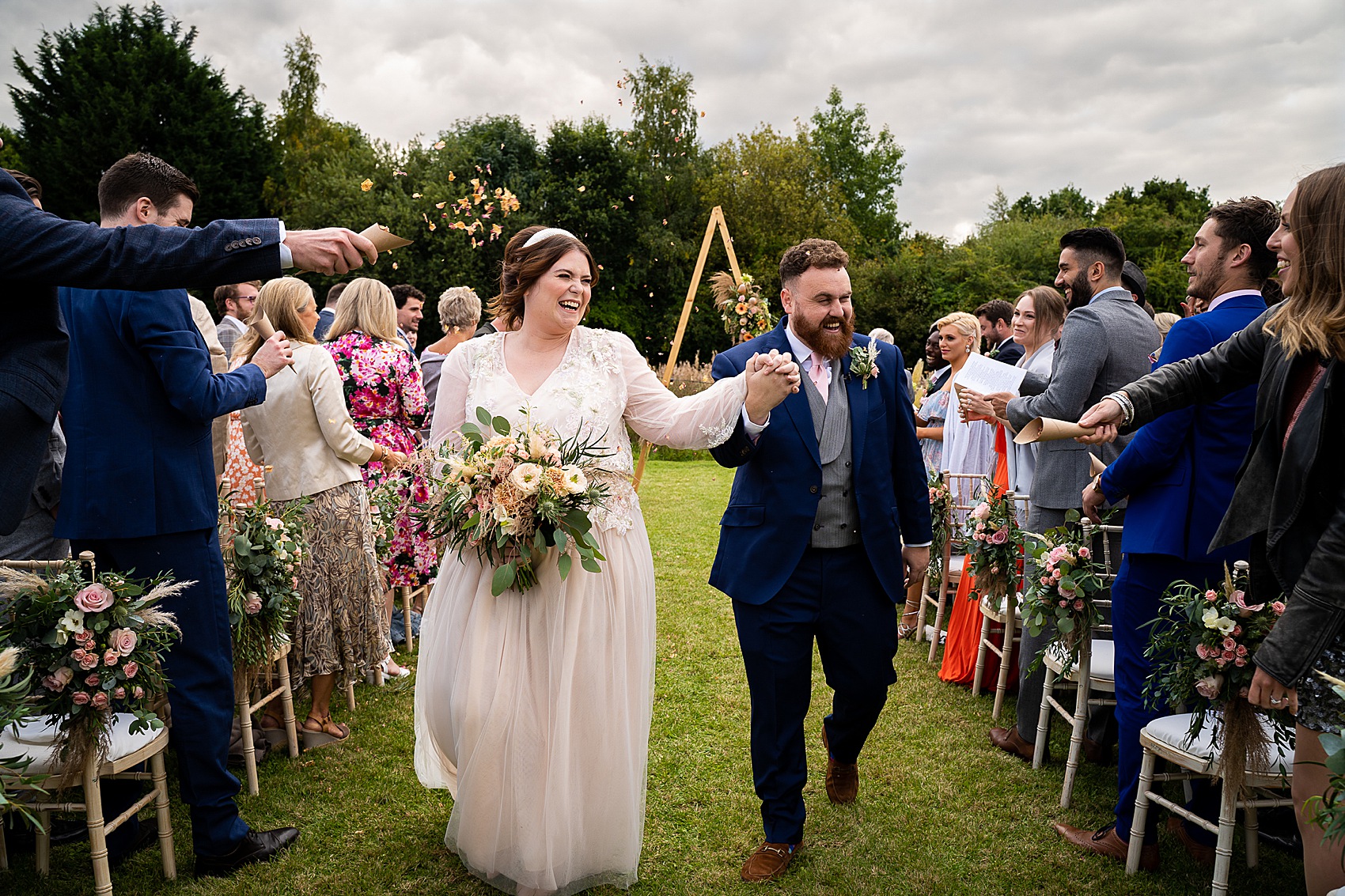 26 Vix Meldrew meadow wedding