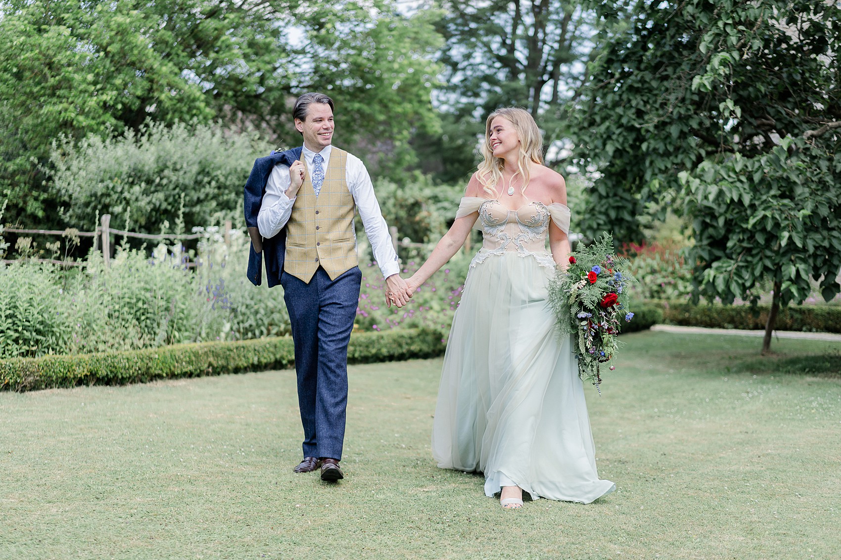 27 William Morris inspired wedding editorial