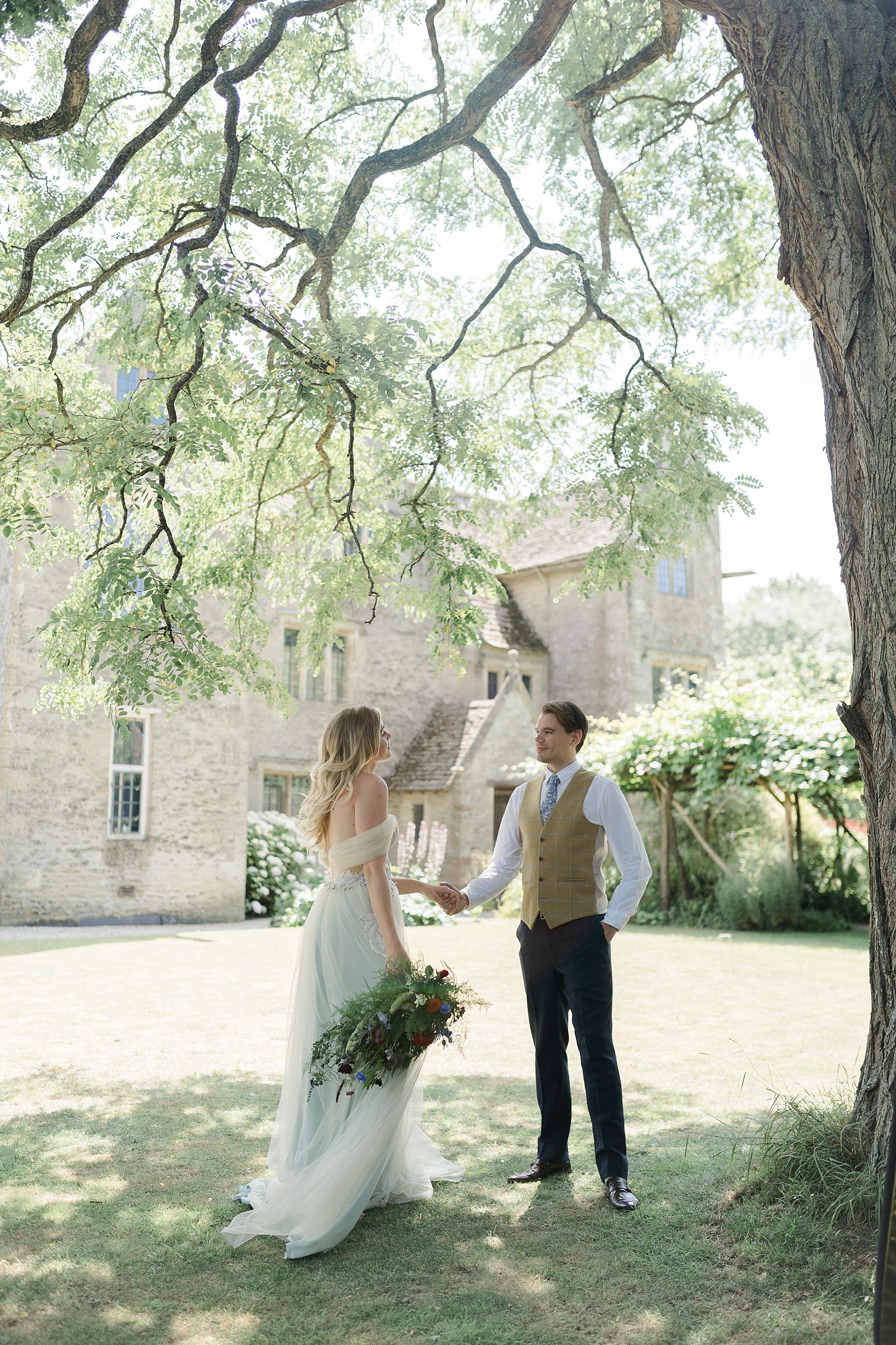 28 William Morris inspired wedding editorial