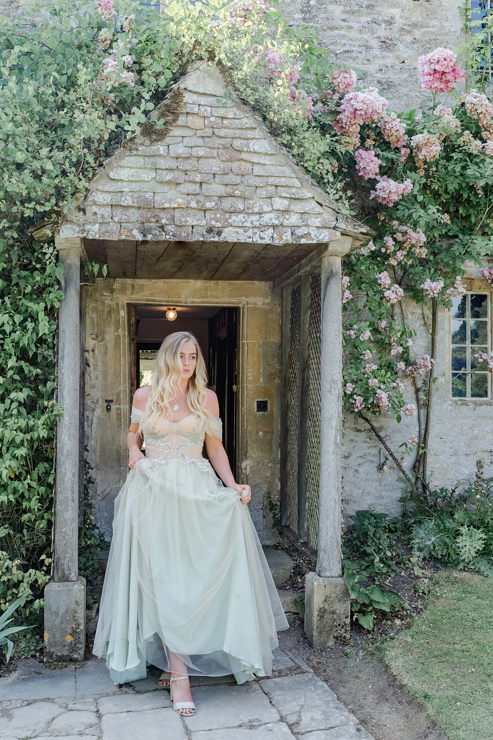 29 William Morris inspired wedding editorial