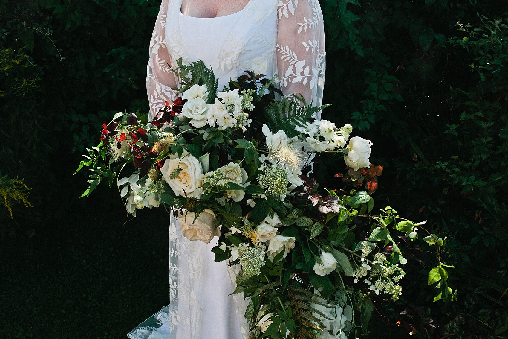 5 Suzanne Neville florist bride