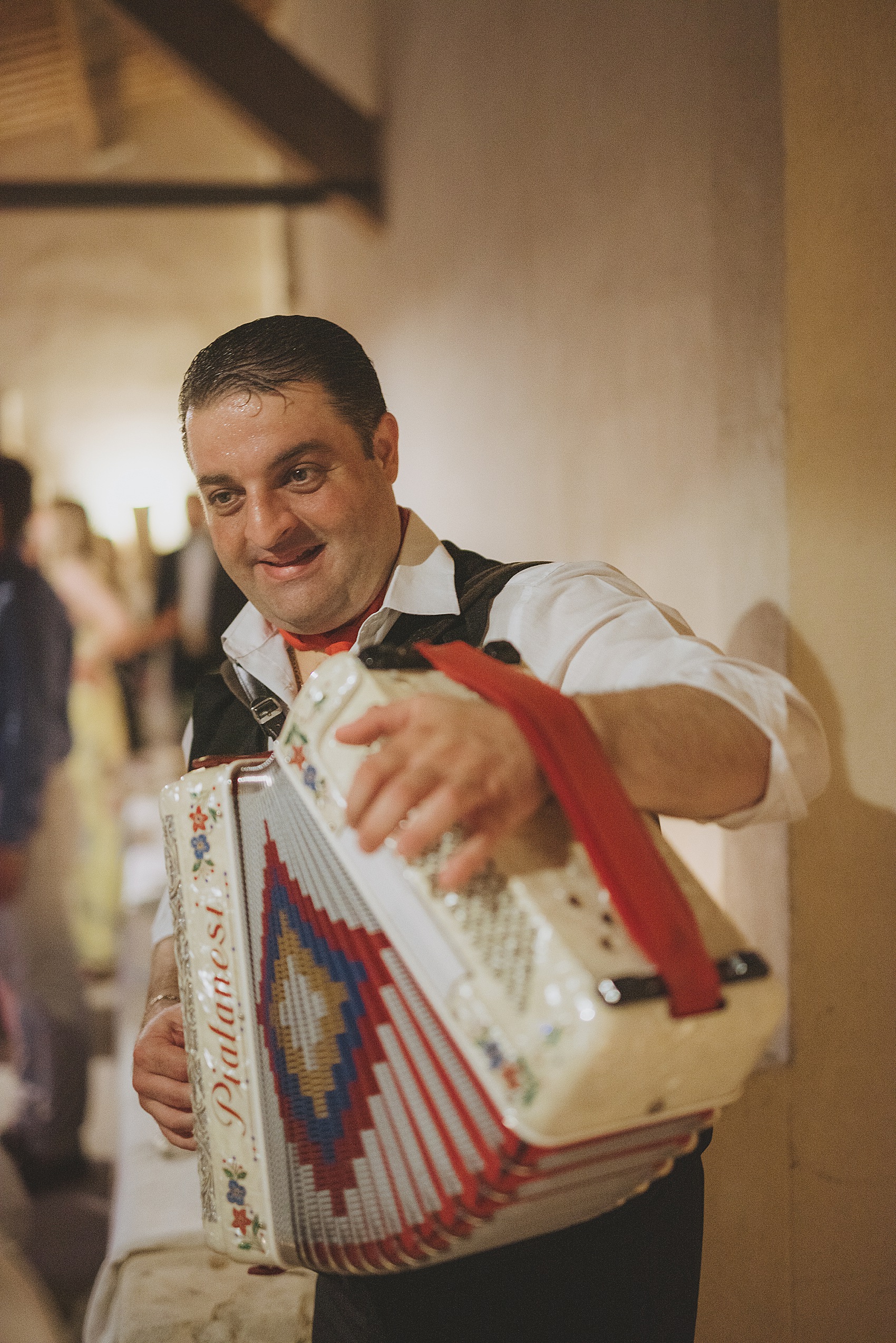 26 Romantic colourful wedding Sicily