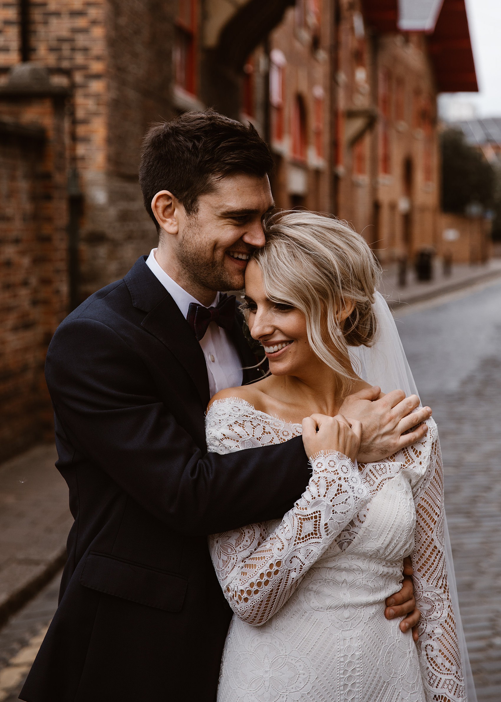 Claire Pettibone modern urban wedding 41