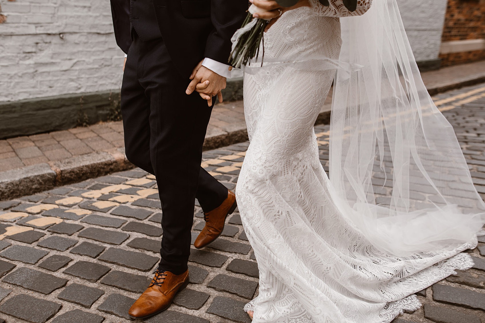 Claire Pettibone modern urban wedding 45