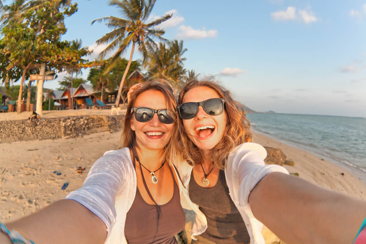 honeymoon fund selfie