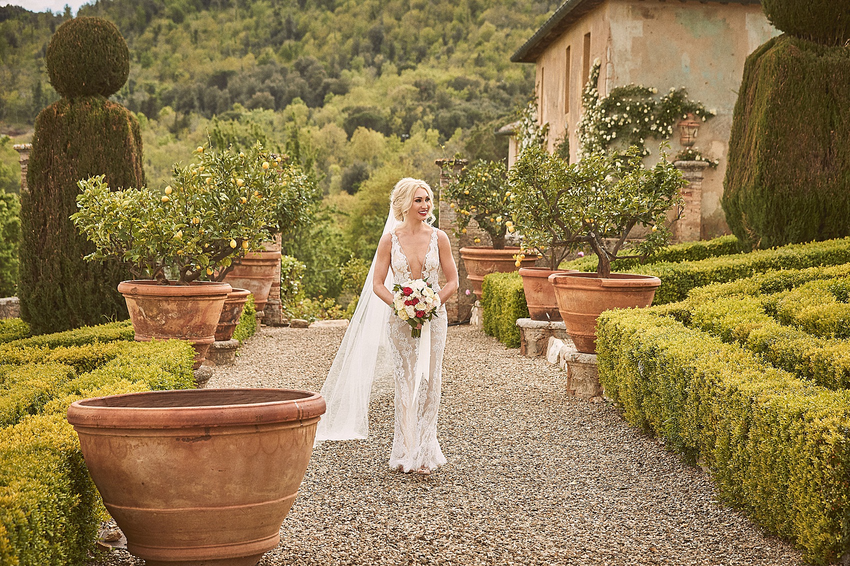Intimate vow renewal Italy 12
