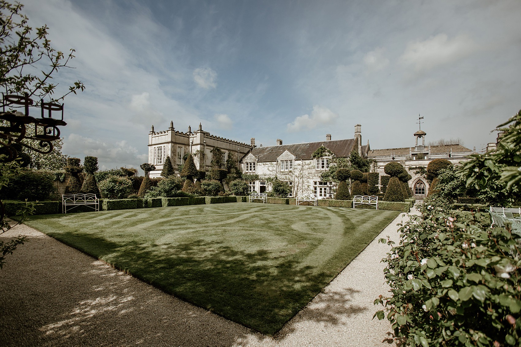 Naomi Neoh bride Euridge Manor wedding venue Cotswolds 1