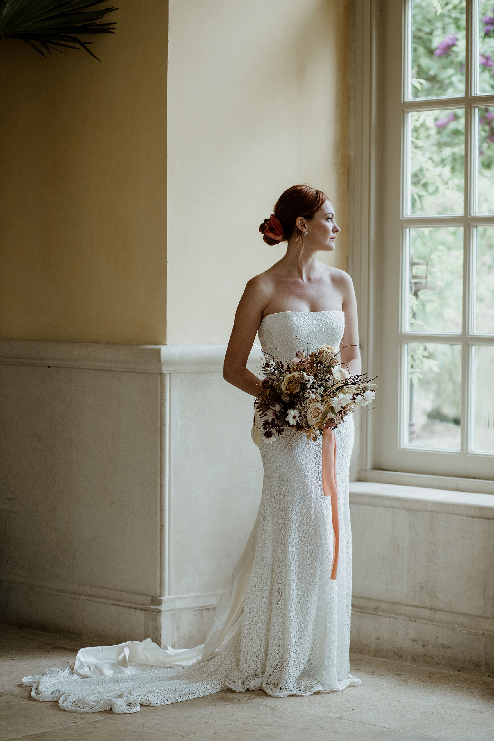 Naomi Neoh bride Euridge Manor wedding venue Cotswolds 11