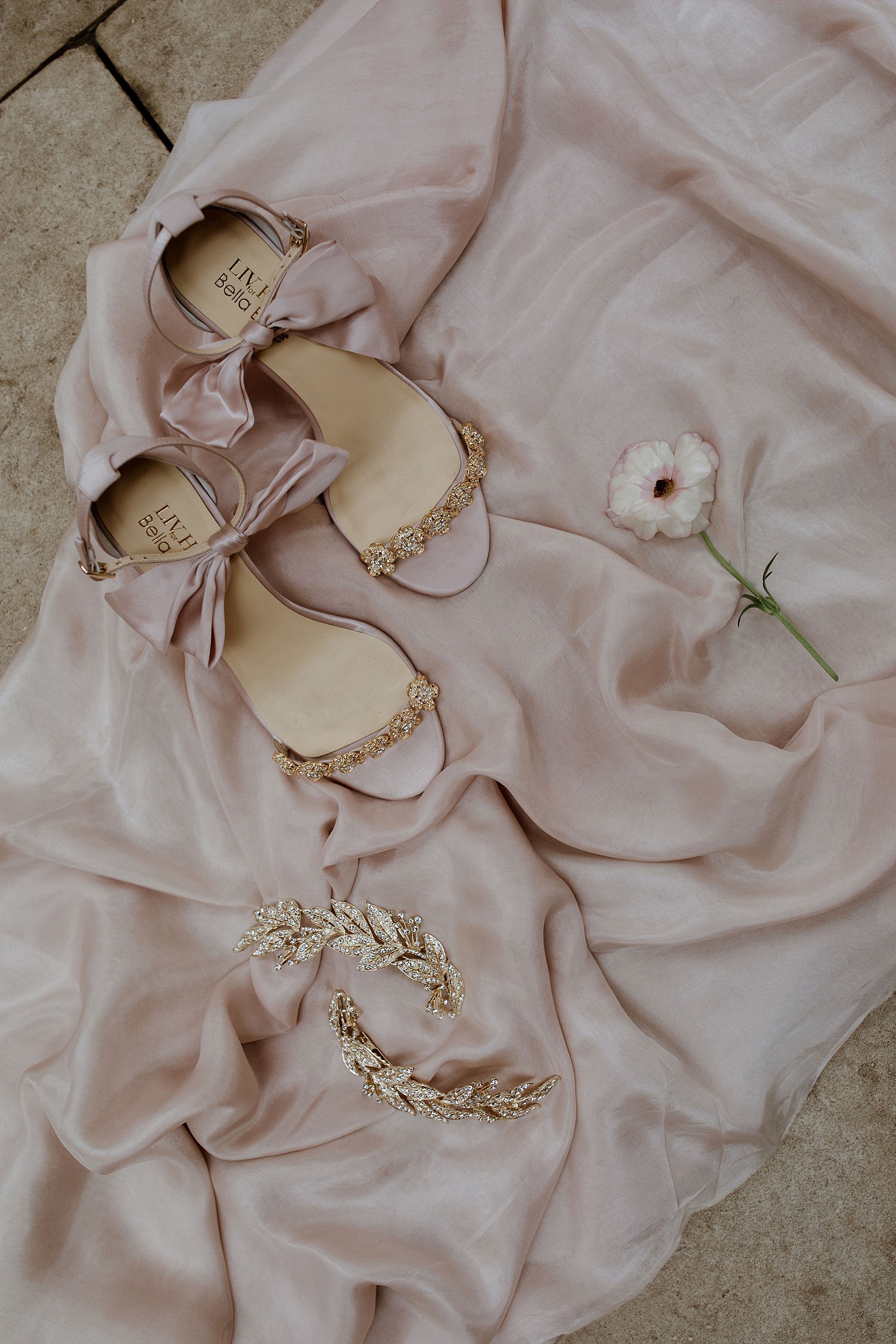 Naomi Neoh bride Euridge Manor wedding venue Cotswolds 233