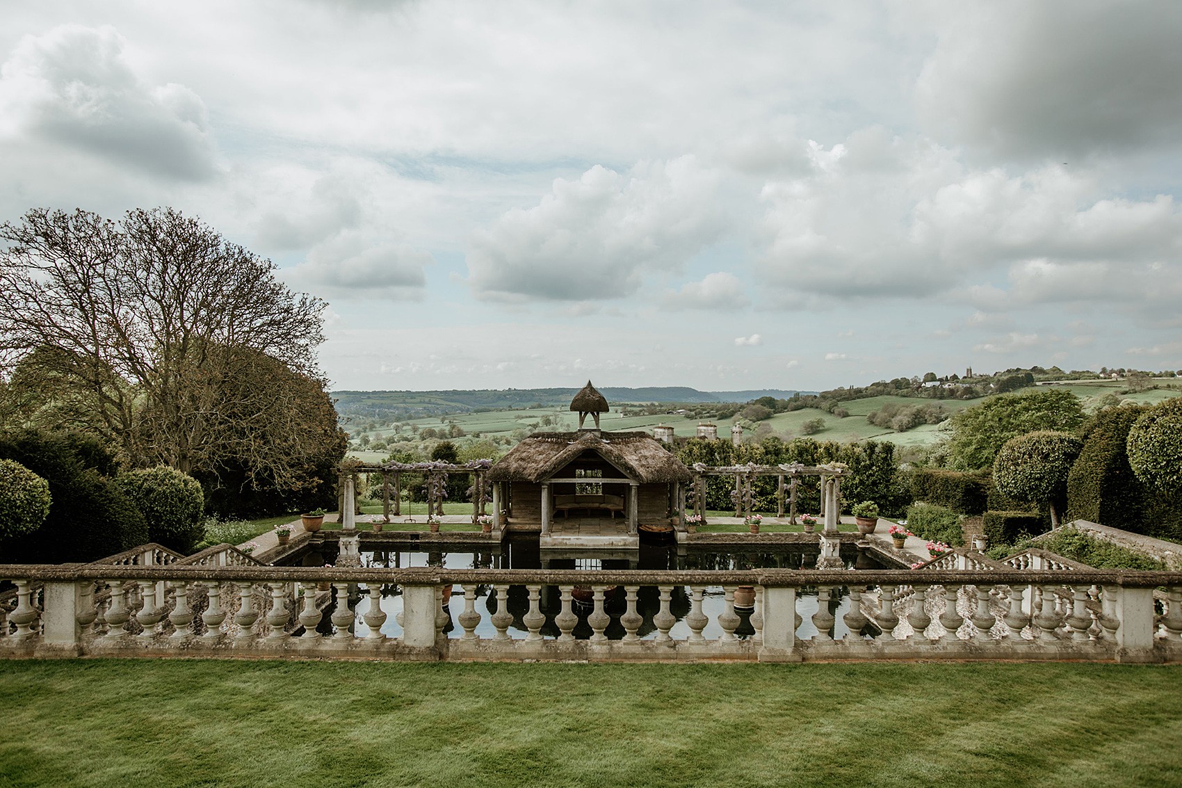 Naomi Neoh bride Euridge Manor wedding venue Cotswolds 47