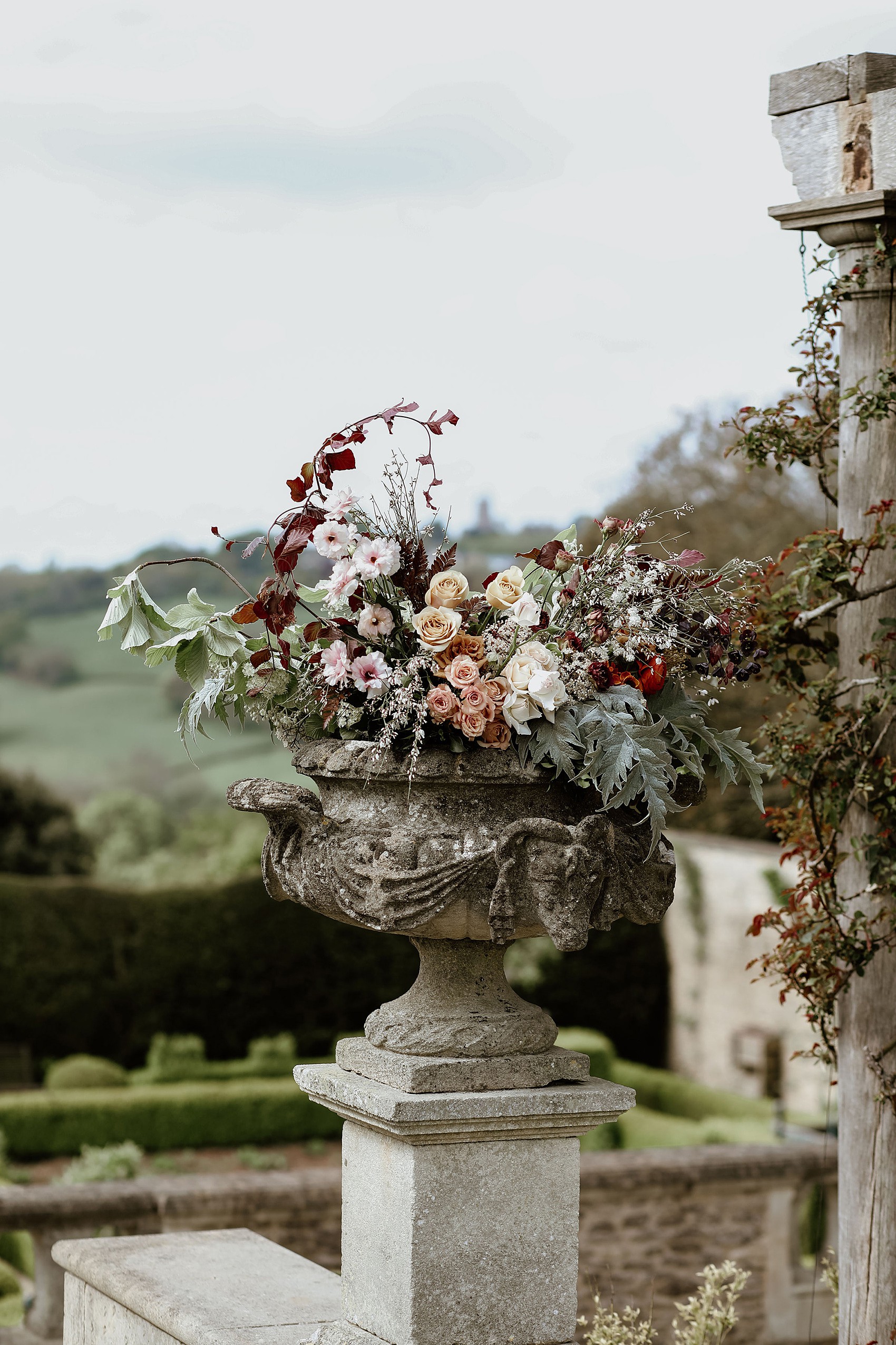 Naomi Neoh bride Euridge Manor wedding venue Cotswolds 51
