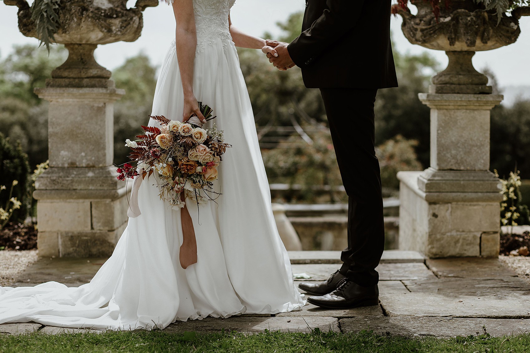 Naomi Neoh bride Euridge Manor wedding venue Cotswolds 53