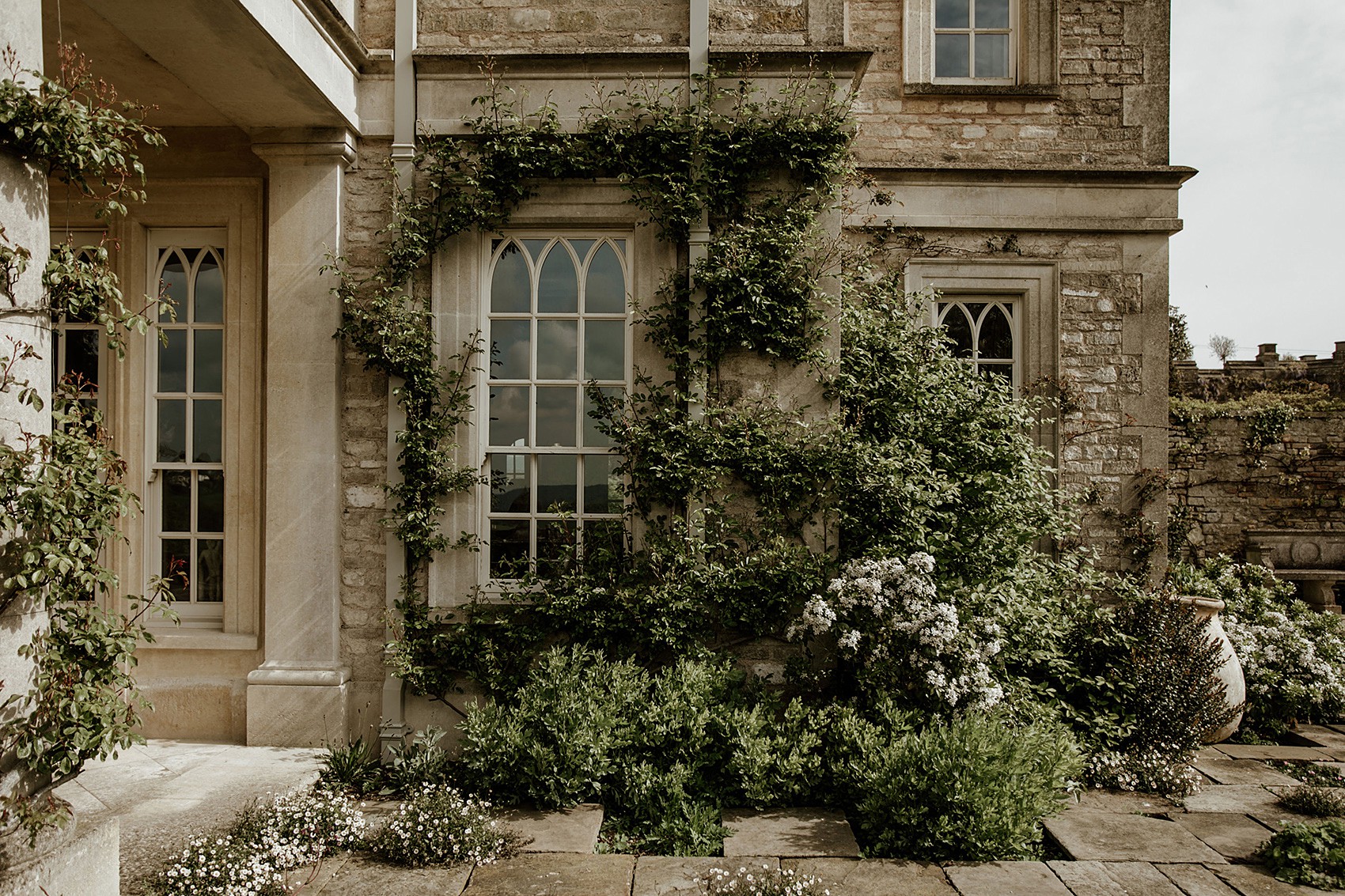 Naomi Neoh bride Euridge Manor wedding venue Cotswolds 85