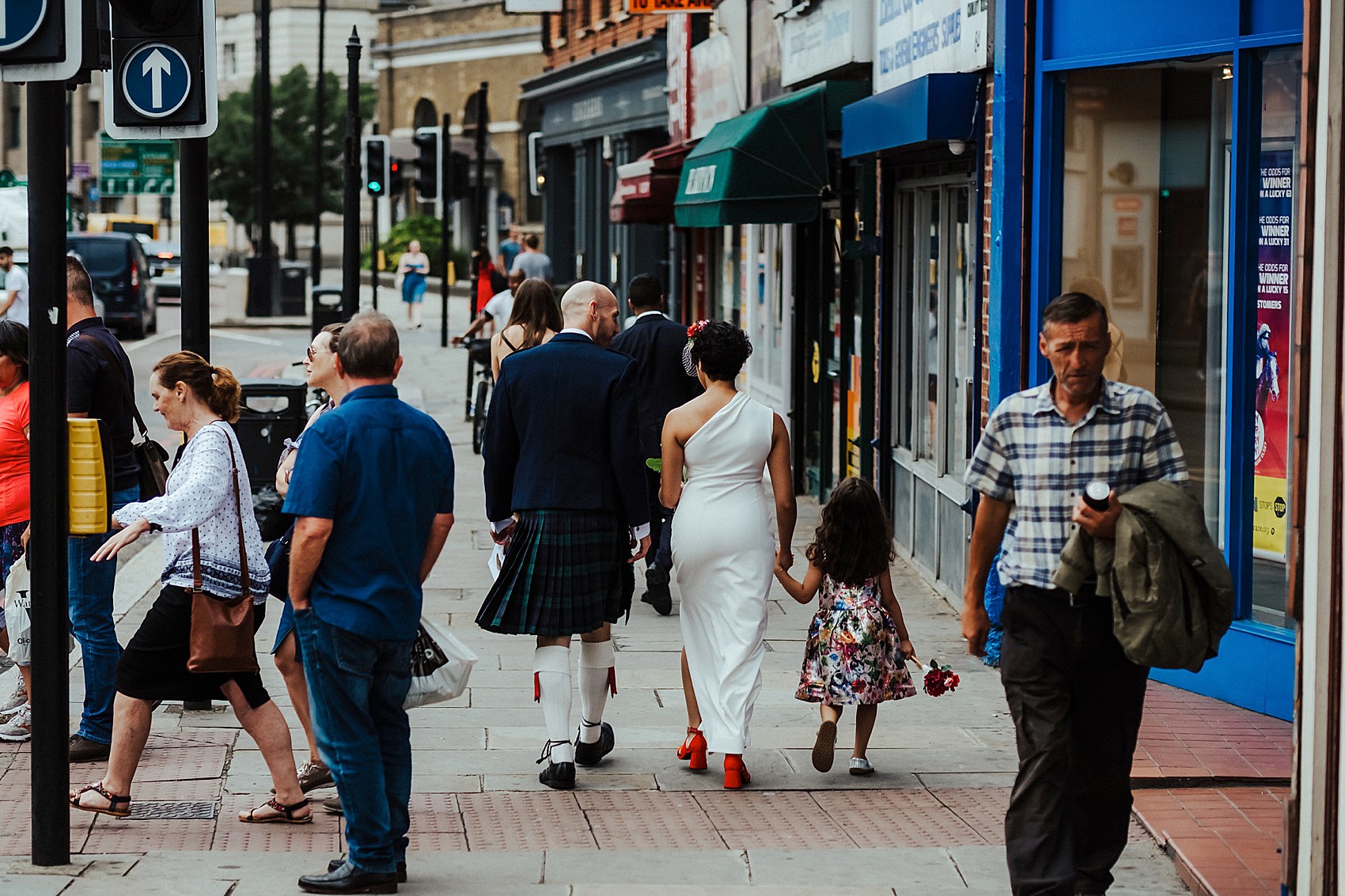 15 Colourful modern London wedding