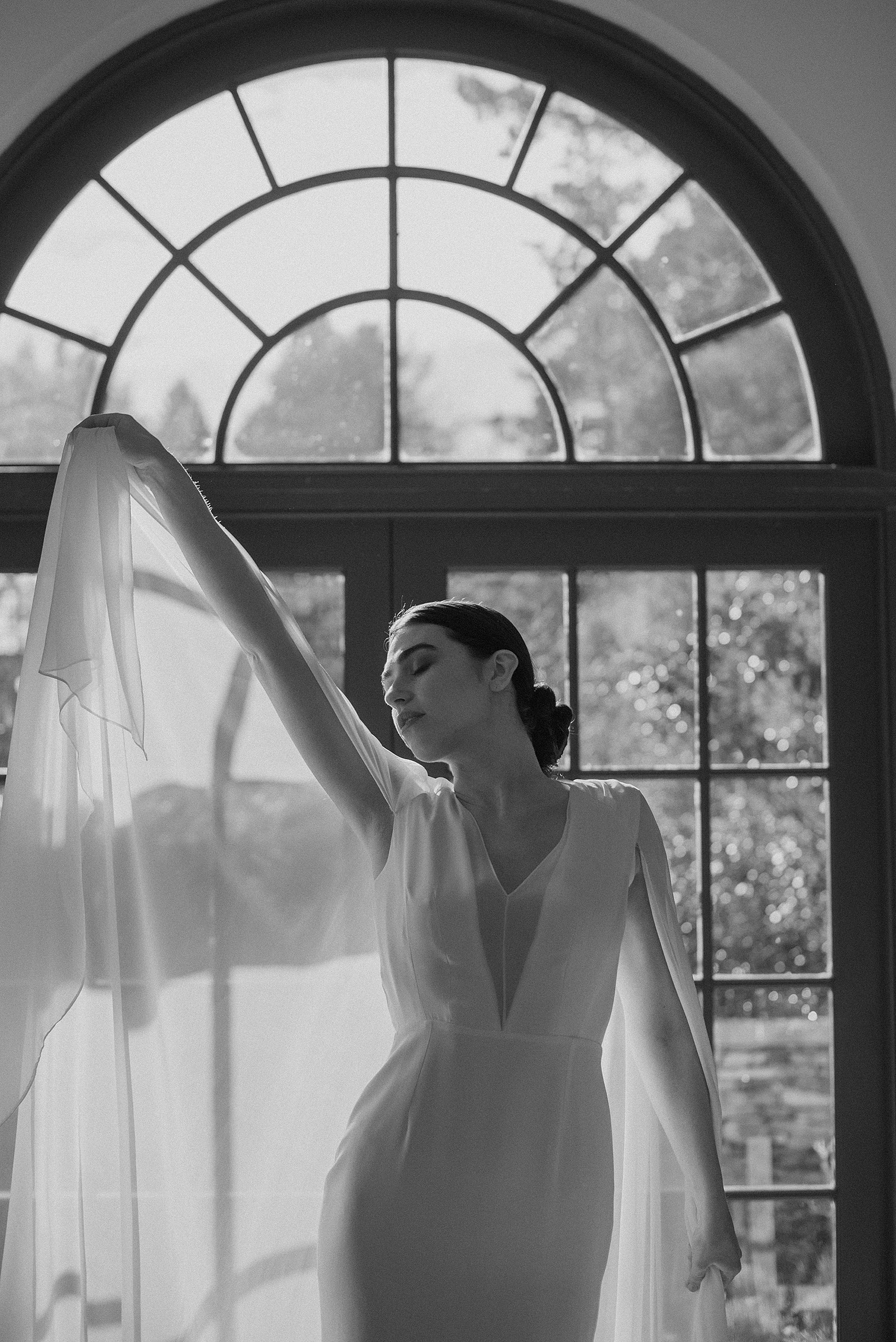 Andrea Hawkes modern minimalist bride 57
