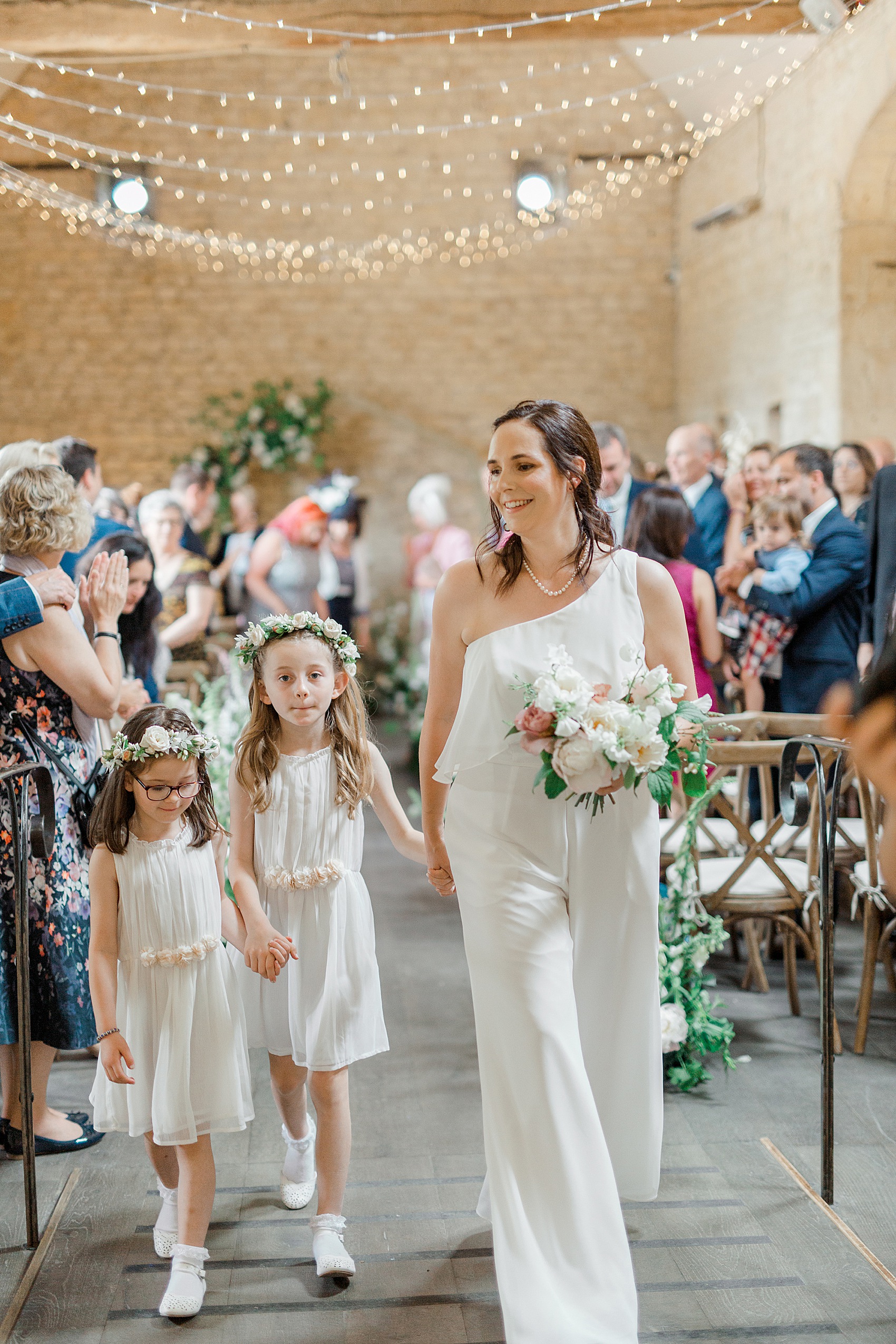 18 Bridesmaids in trousers