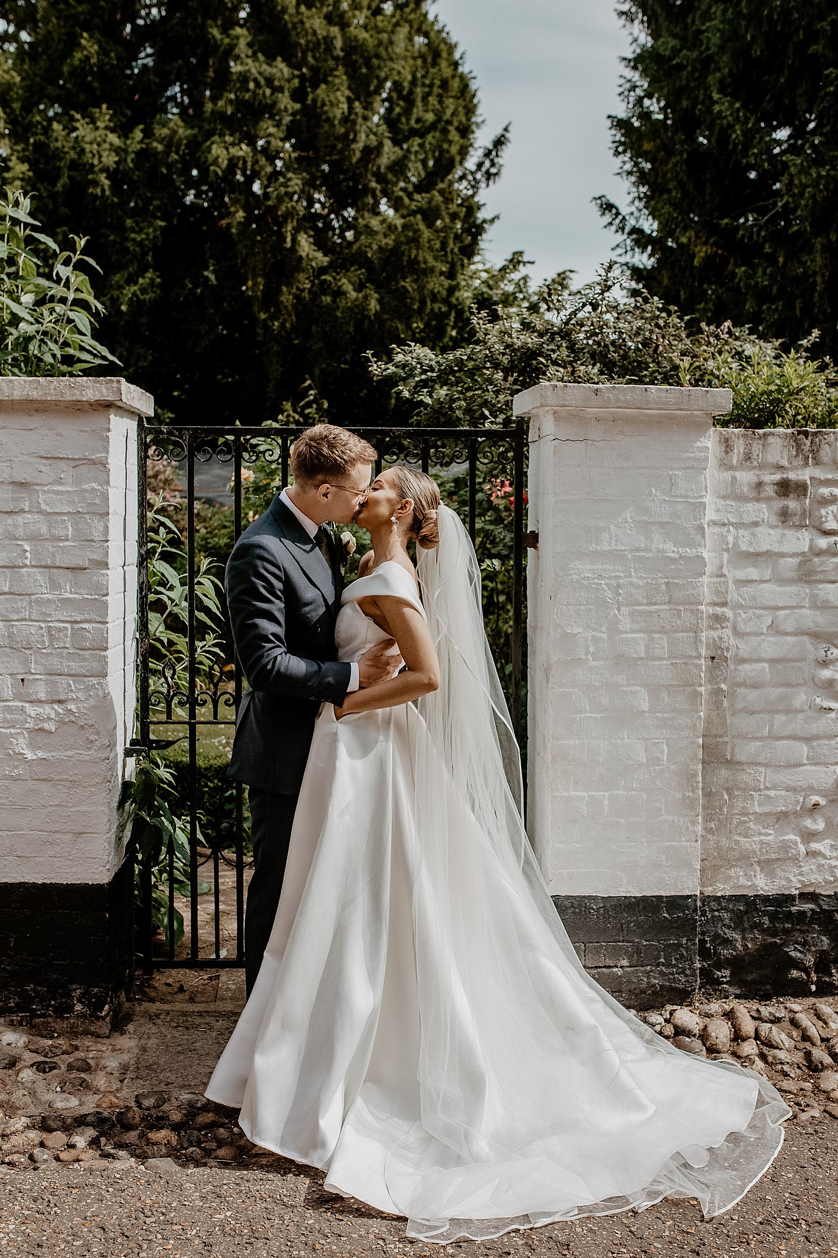 42 Jessica Bennett Bespoke bride Norwich Cathedral wedding