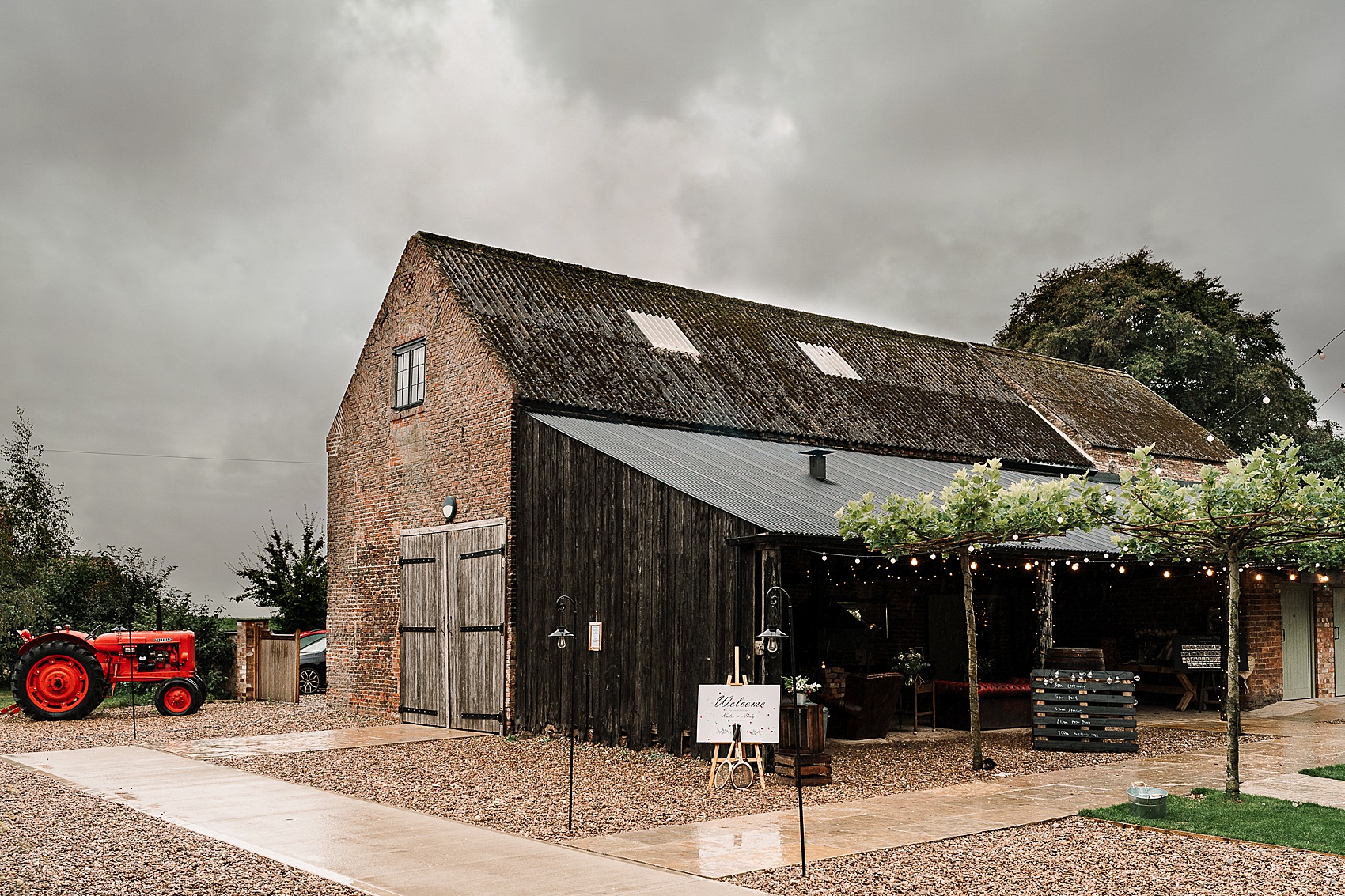 49 Rustic Barn wedding For Love dress