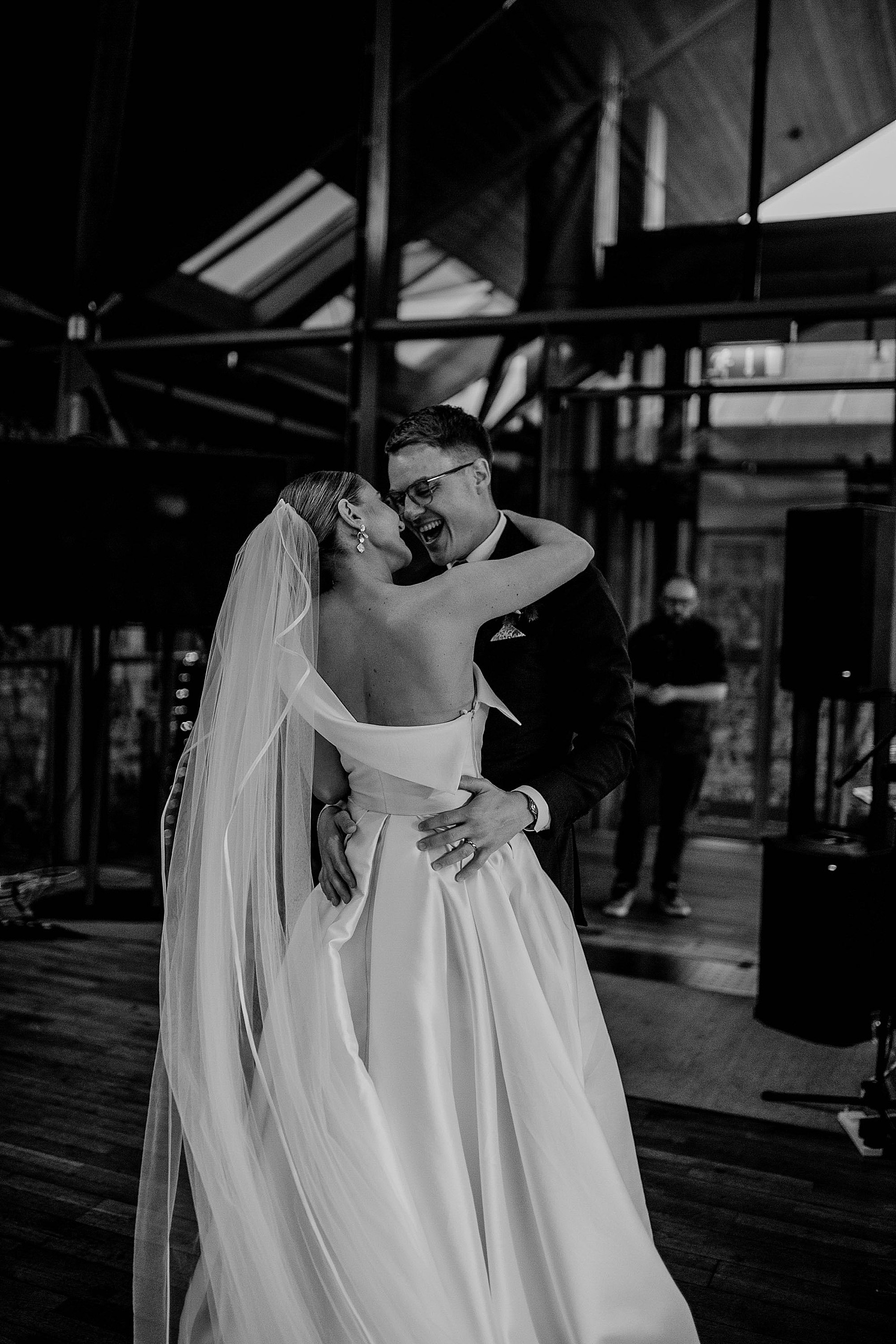 65 Jessica Bennett Bespoke bride Norwich Cathedral wedding