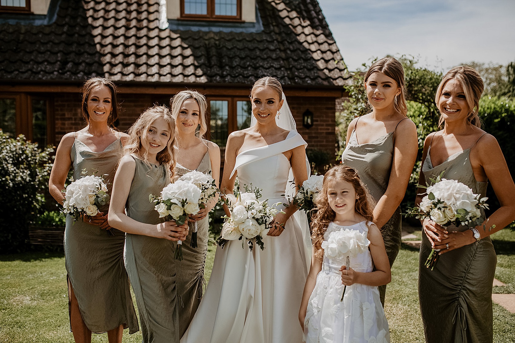 8 Jessica Bennett Bespoke bride Norwich Cathedral wedding