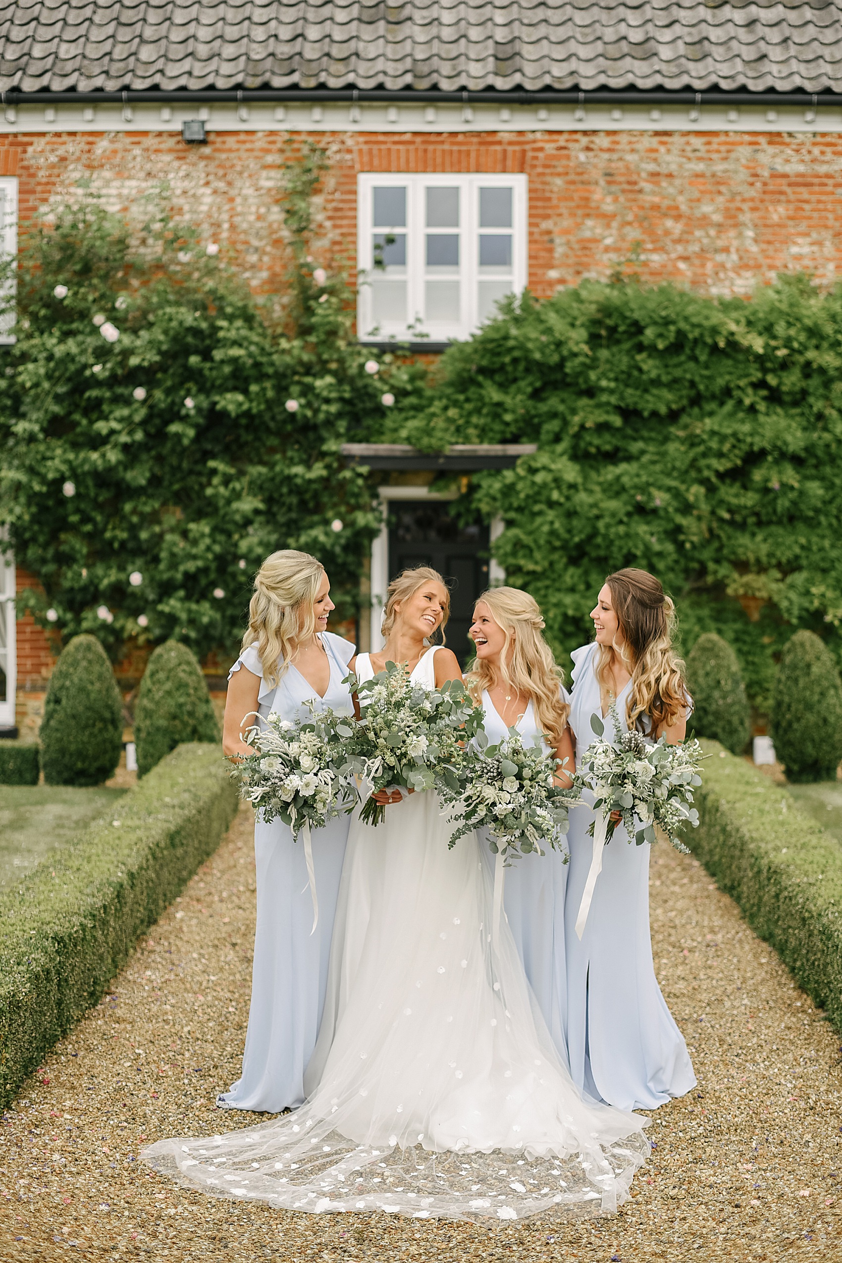 36 Classic Elegant outdoor wedding Suzanne Neville