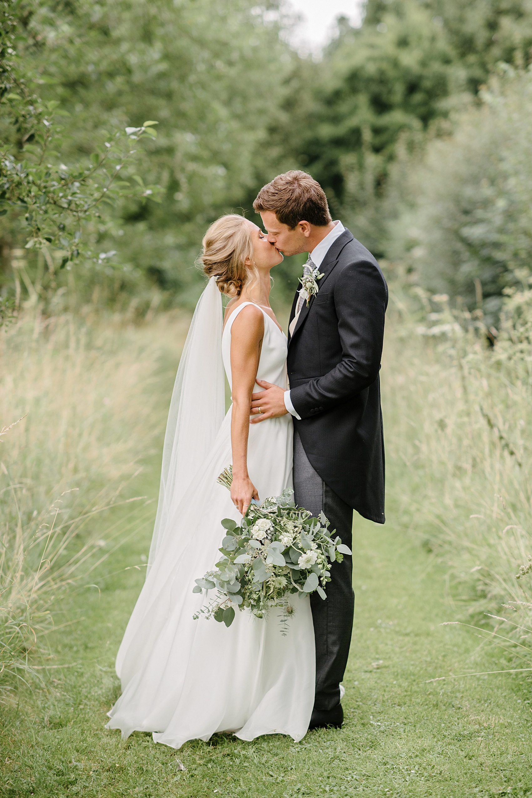 39 Classic Elegant outdoor wedding Suzanne Neville