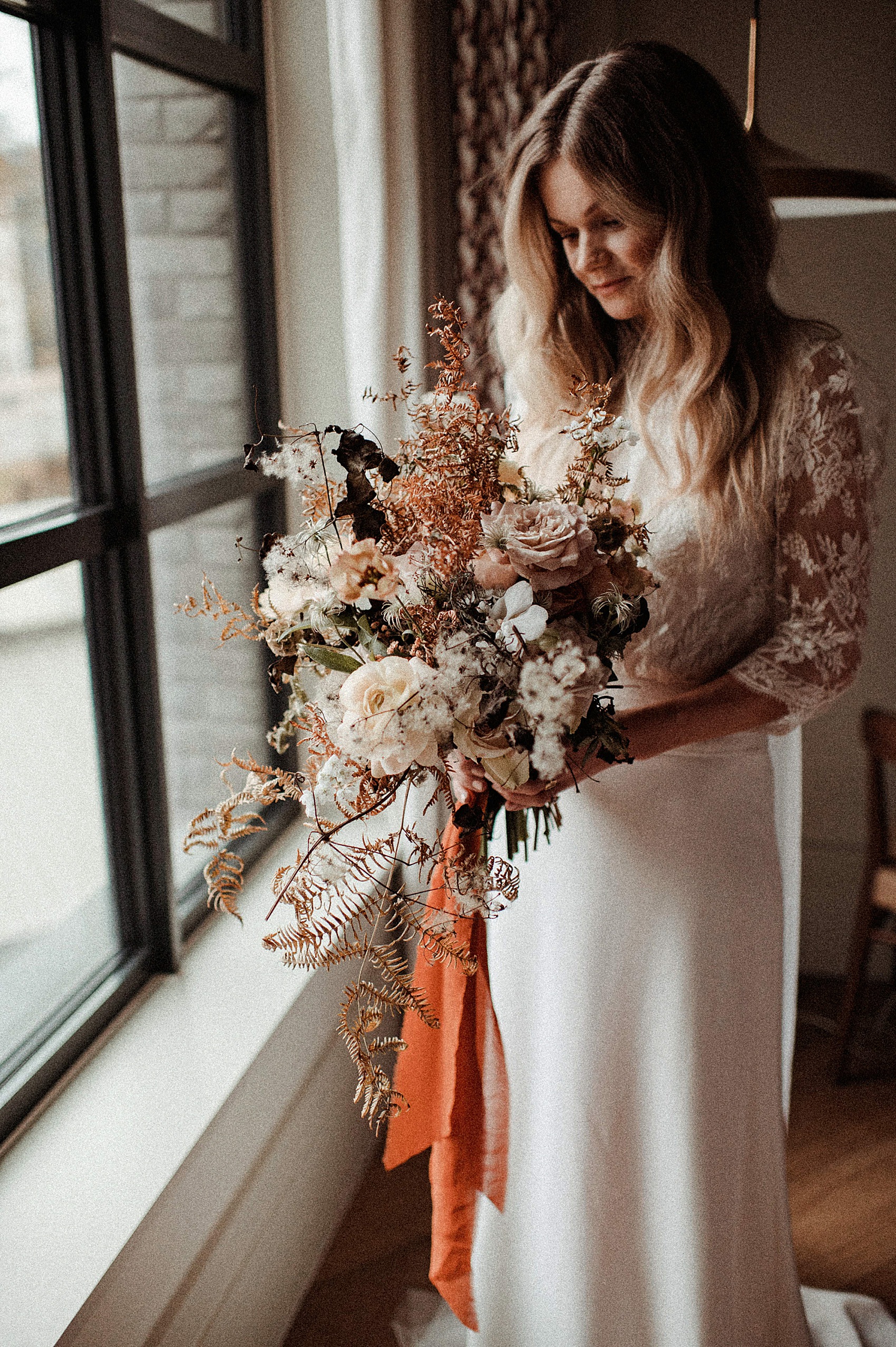 Late Autumn Wedding Laure de Sagazan bride 17