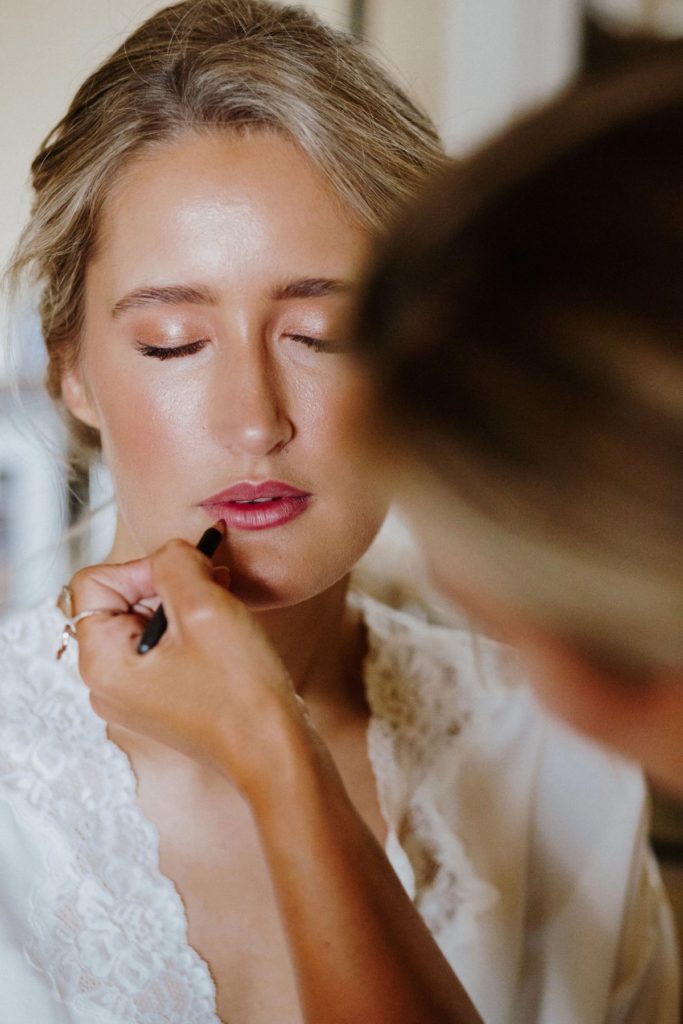 Glowing bridal makeup