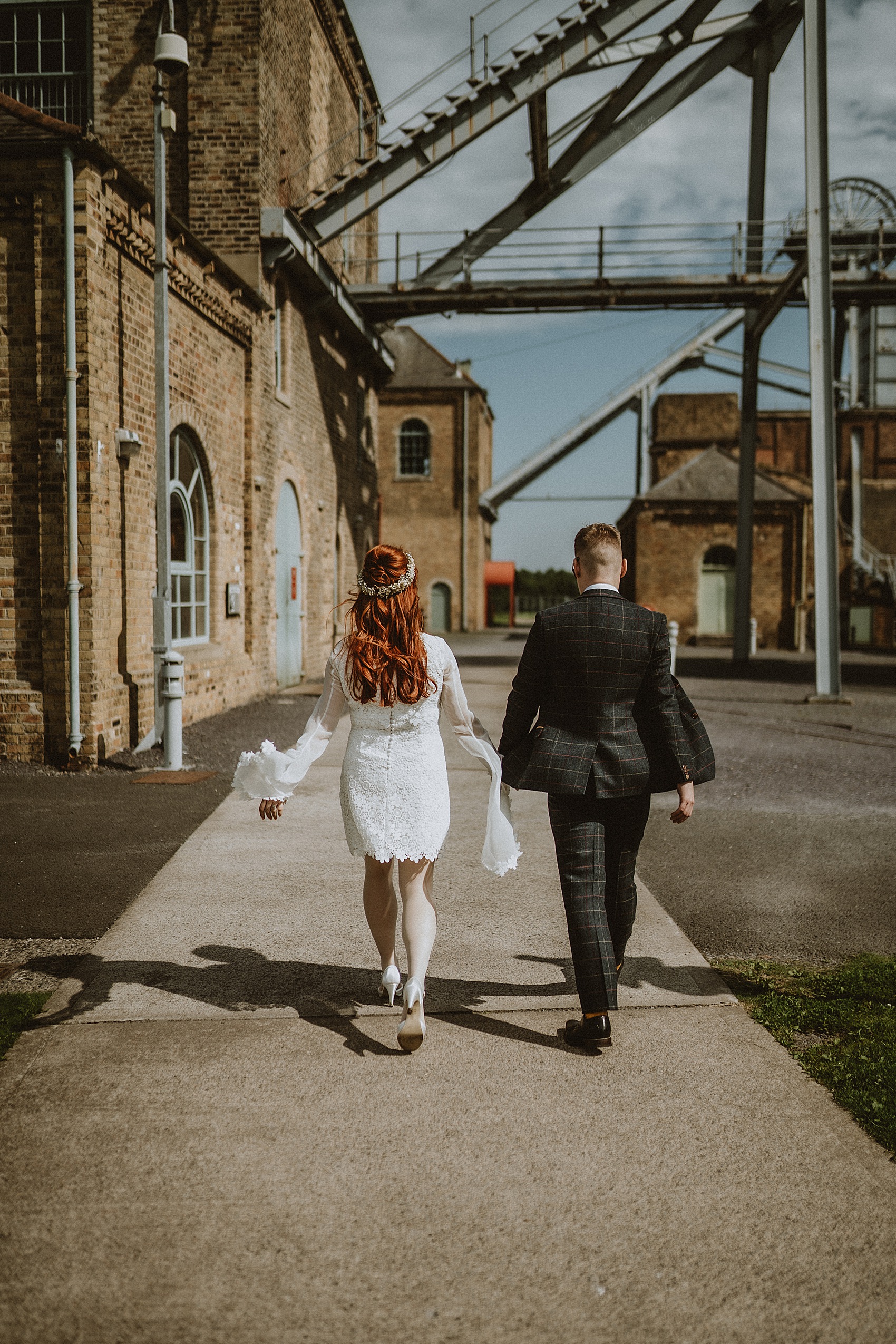 1960s inspired wedding sunflowers 25