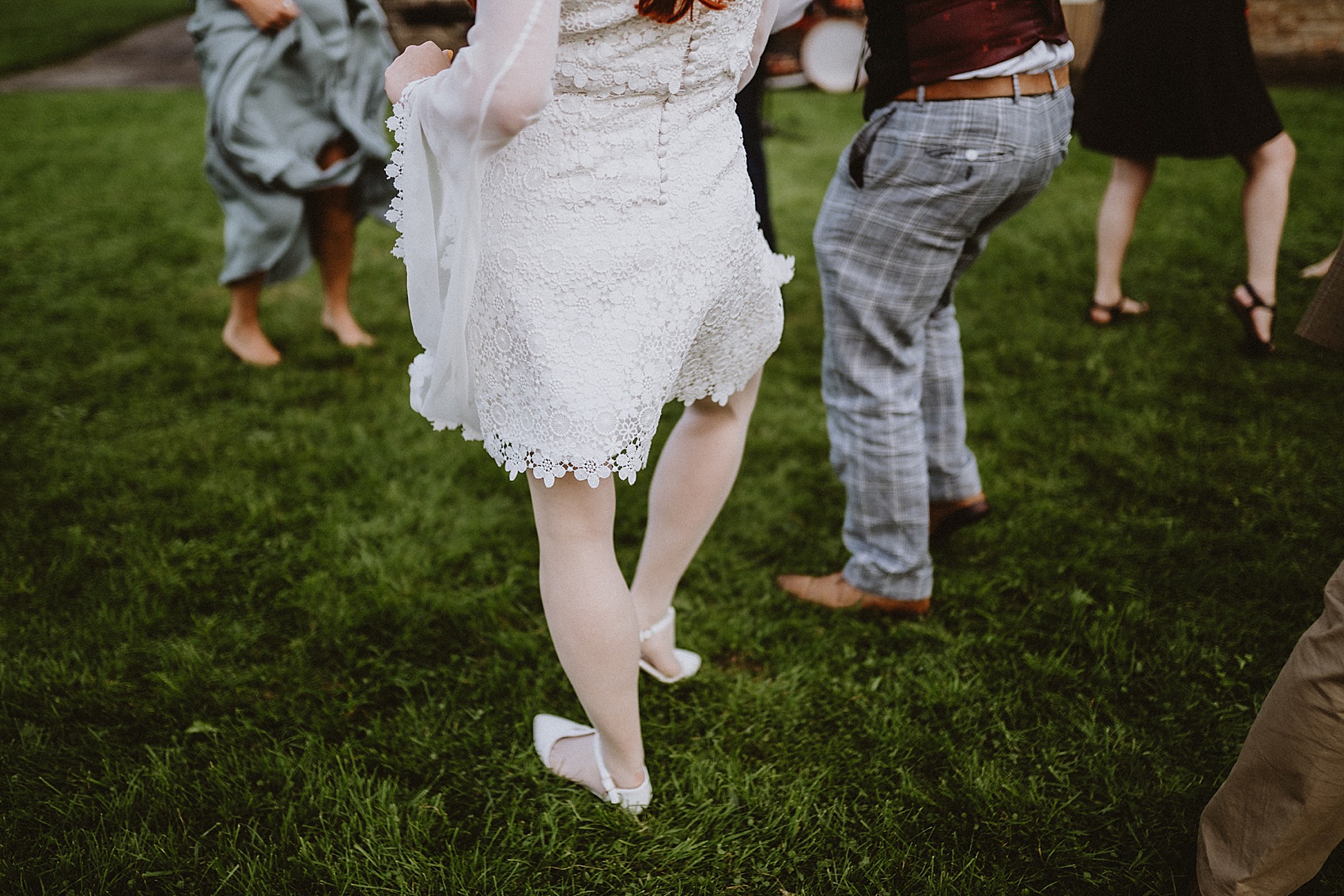 1960s inspired wedding sunflowers 46