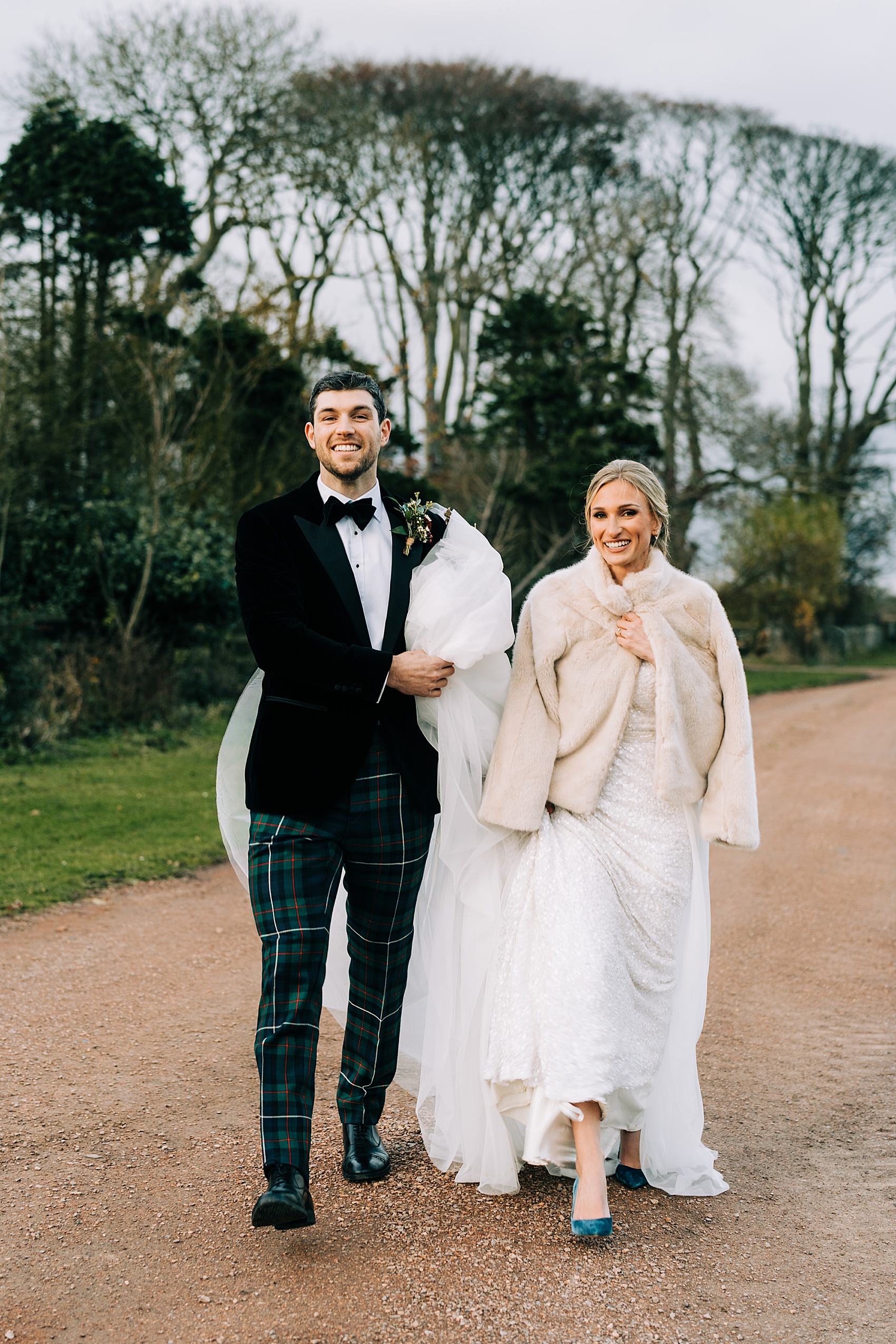 Cosy Autumn Candlelit Scottish Wedding 36