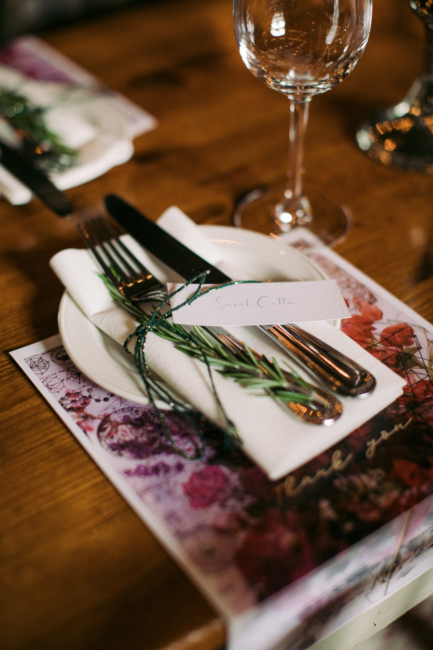 Rosemary wedding table setting scaled