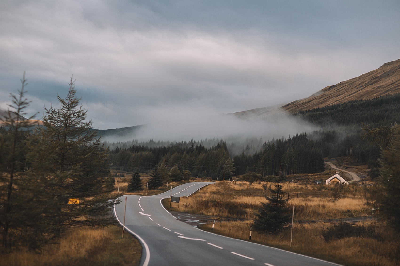 Atmostpheric Autumn Scottish Loch wedding 1