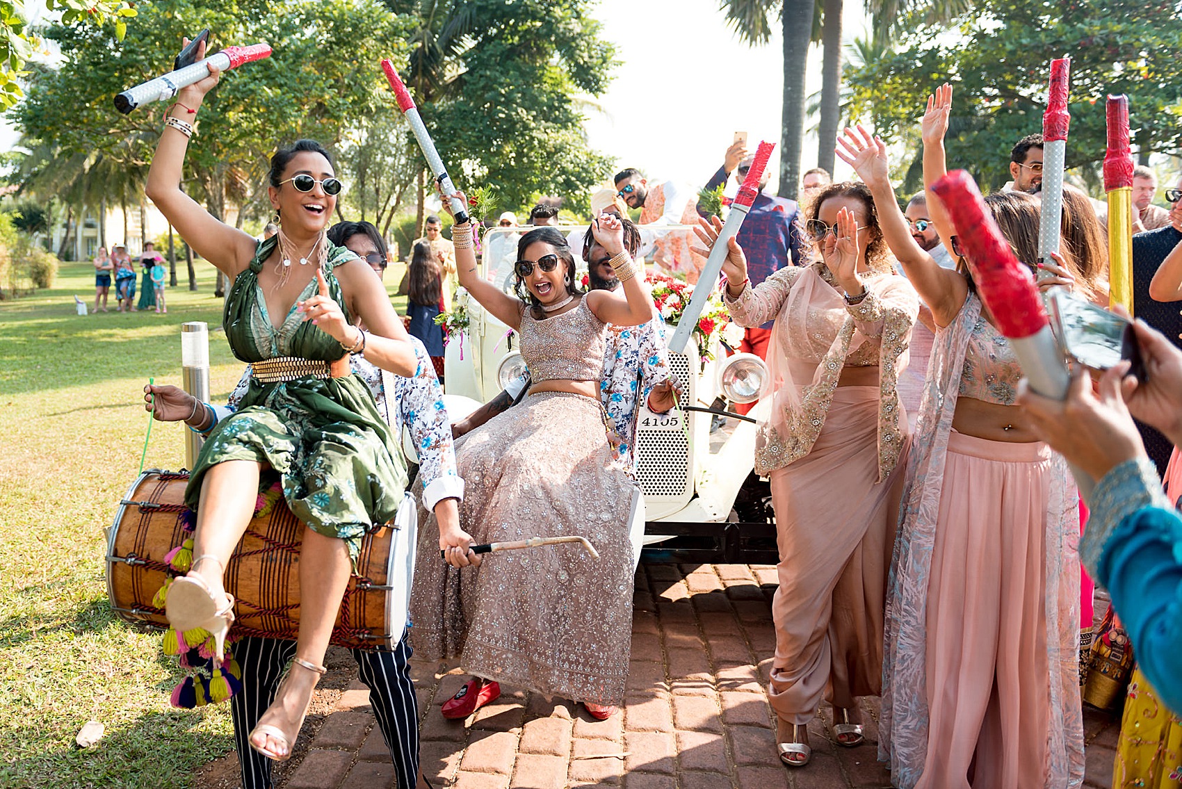 A Hindu Wedding In Goa With A Holy Fire Colourful Smoke Bombs And An Elegant Black Tie Evening Party Love My Dress Uk Wedding Blog Wedding Directory
