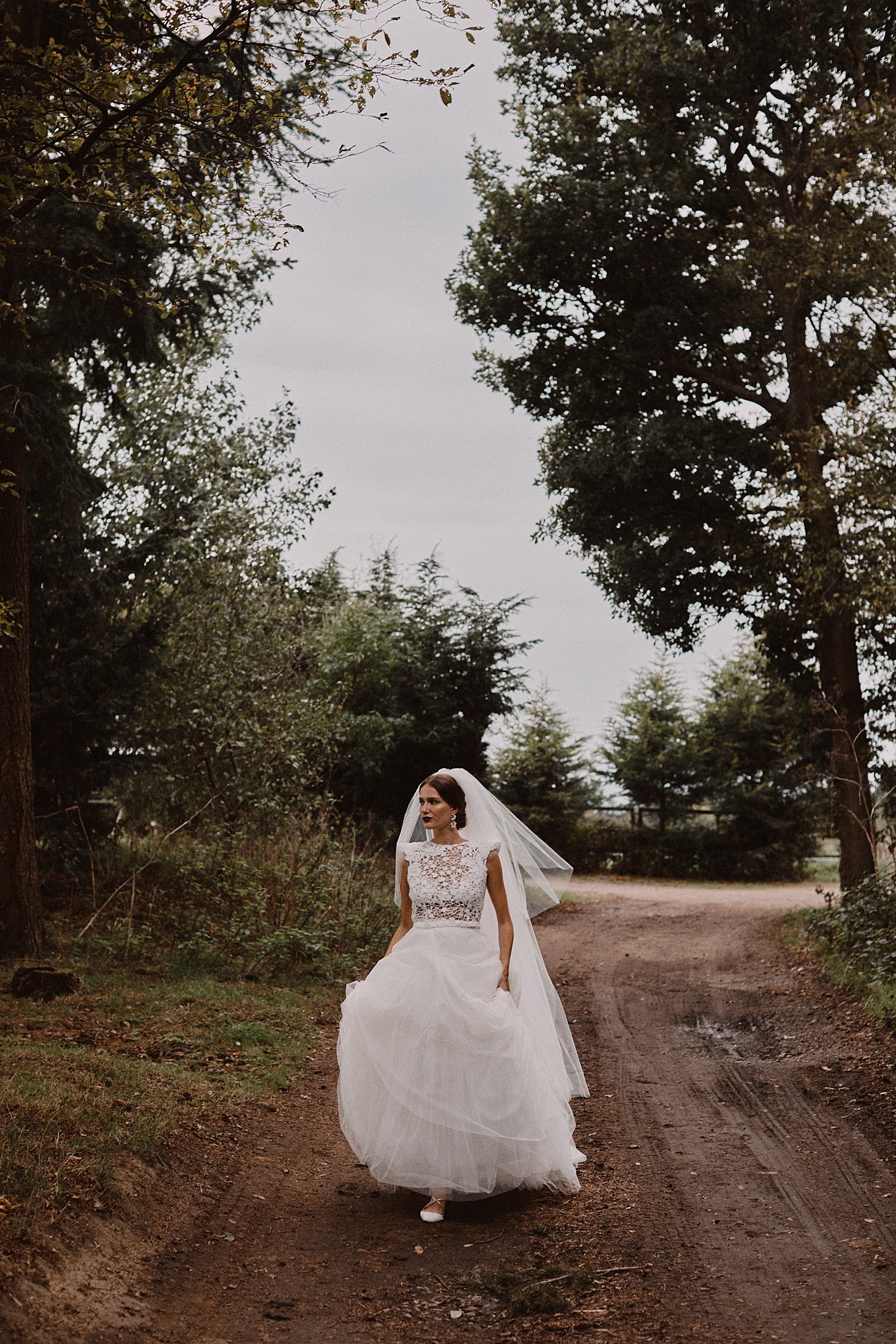 Modern intimate outdoor wedding style post covid 16 - How The UK Wedding Industry is Adapting, Evolving & Reinventing Modern intimate outdoor wedding style post covid 16