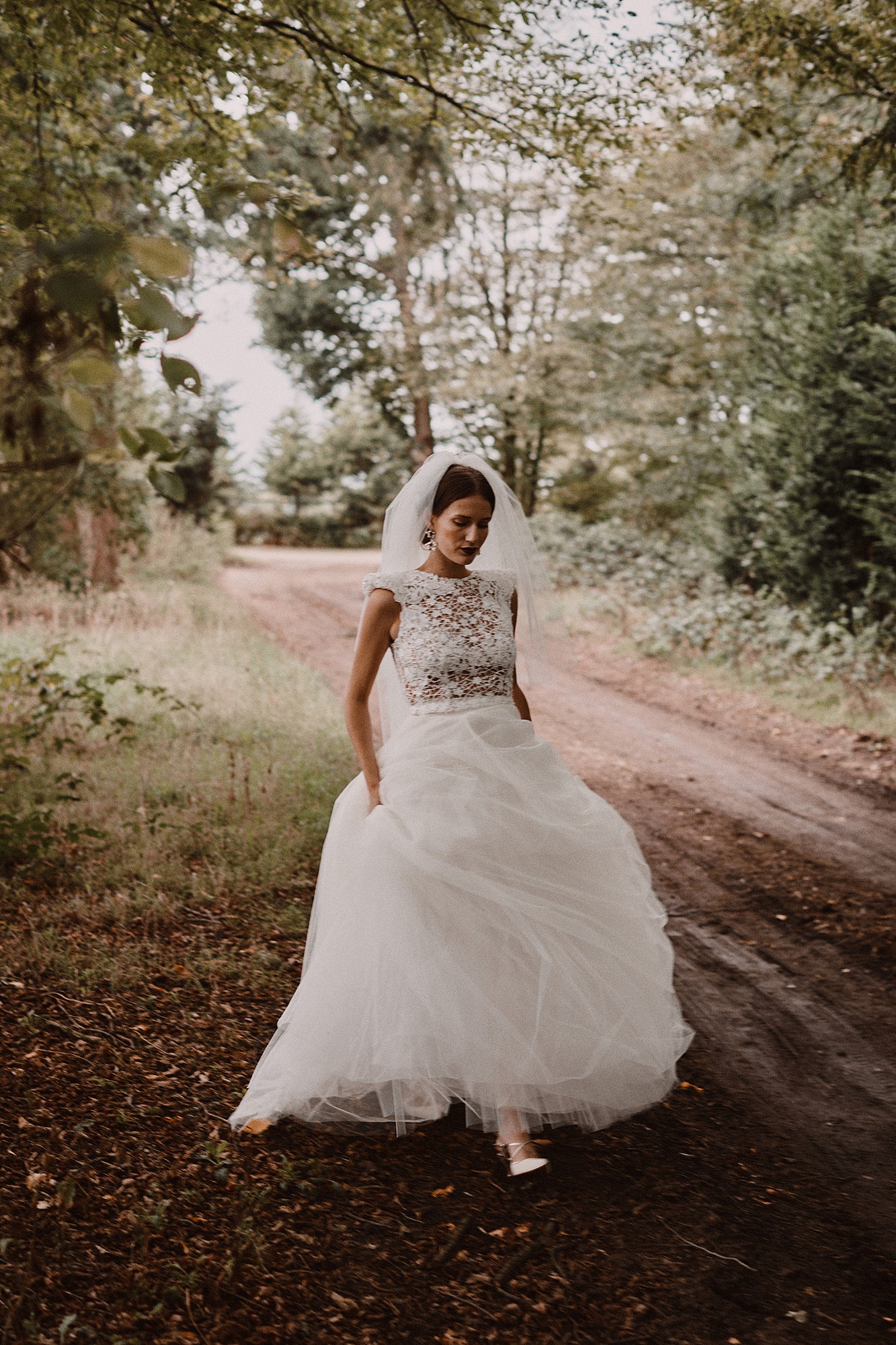 Modern intimate outdoor wedding style post covid 17 - How The UK Wedding Industry is Adapting, Evolving & Reinventing Modern intimate outdoor wedding style post covid 17