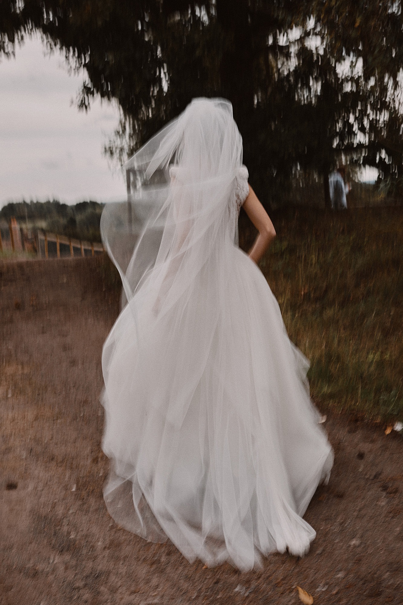 Modern intimate outdoor wedding style post covid 59 - How The UK Wedding Industry is Adapting, Evolving & Reinventing Modern intimate outdoor wedding style post covid 59