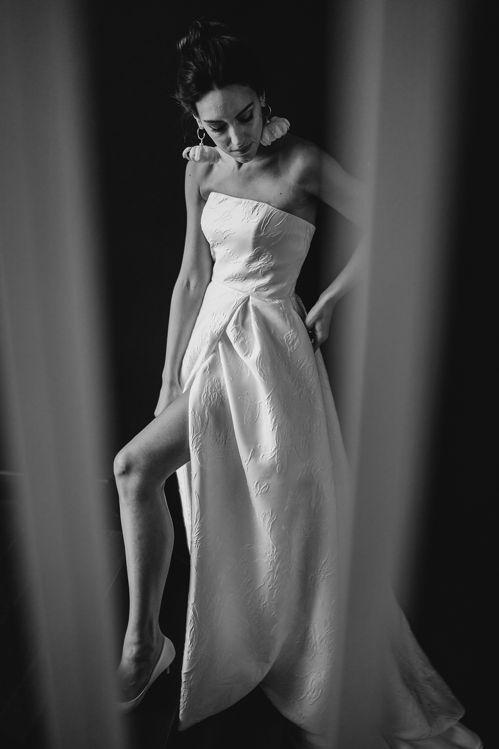 18 DecoLove modern stylish fashion forward bride